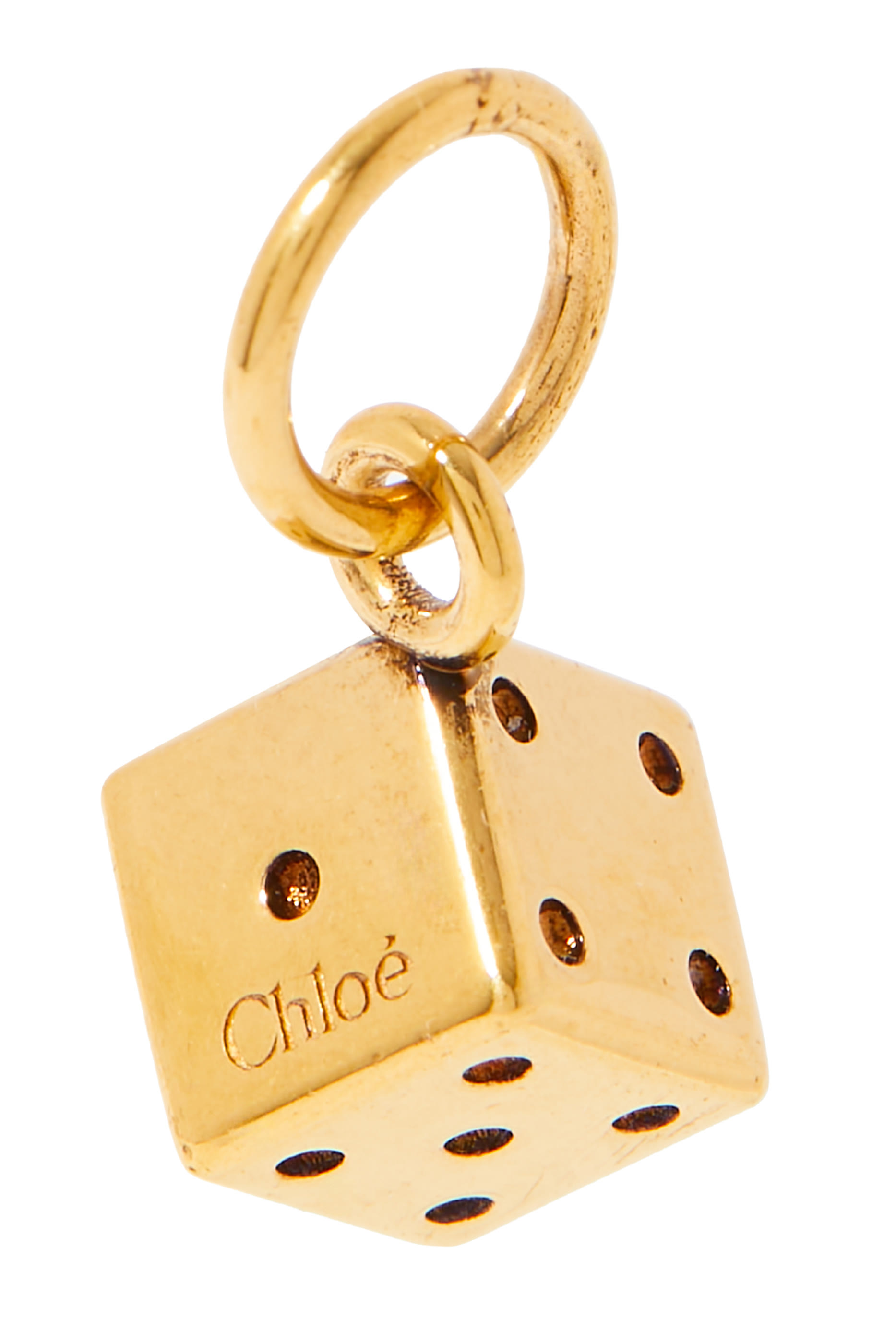 حلية بتصميم نرد