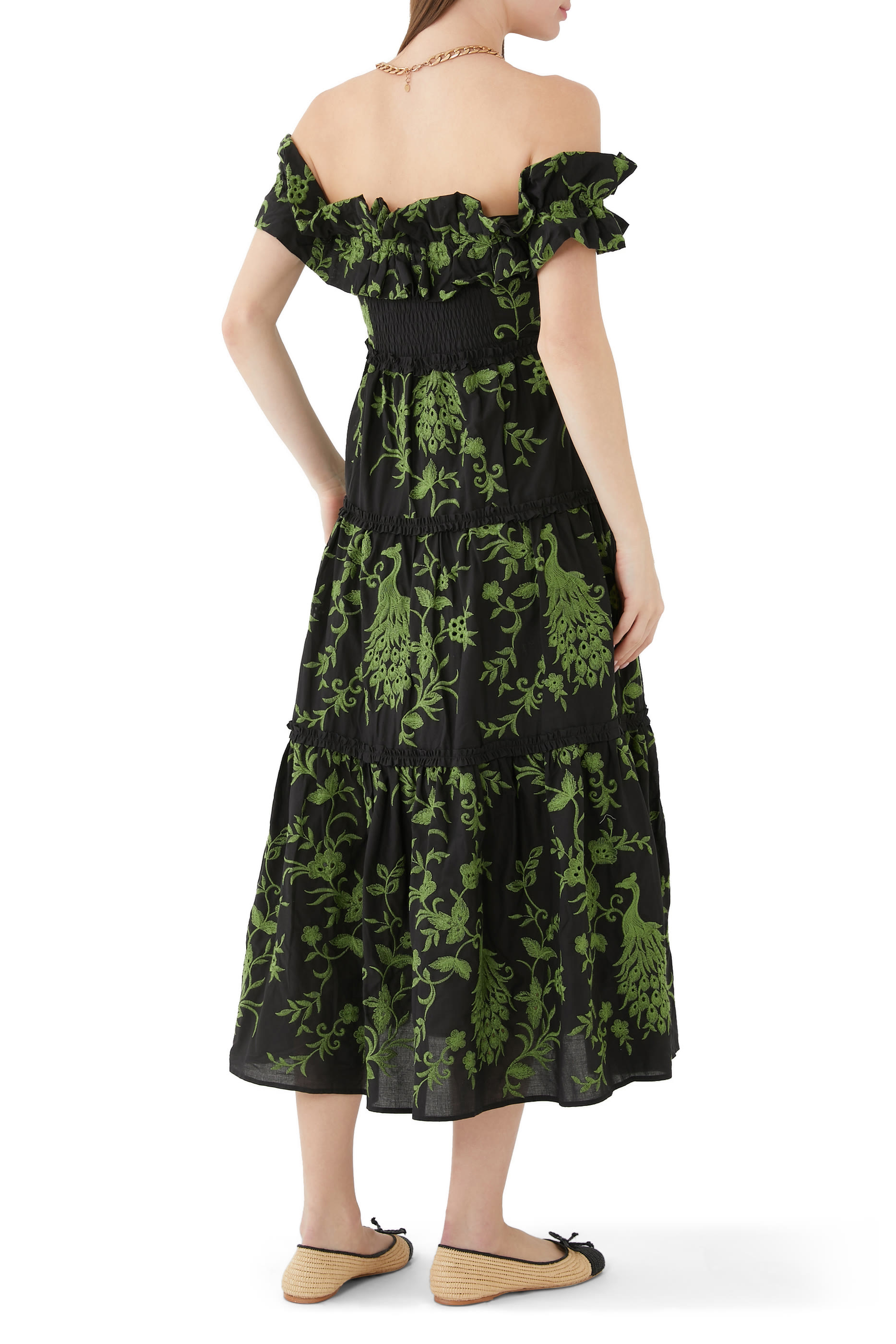 فستان فيليريموس بأكتاف مكشوفة