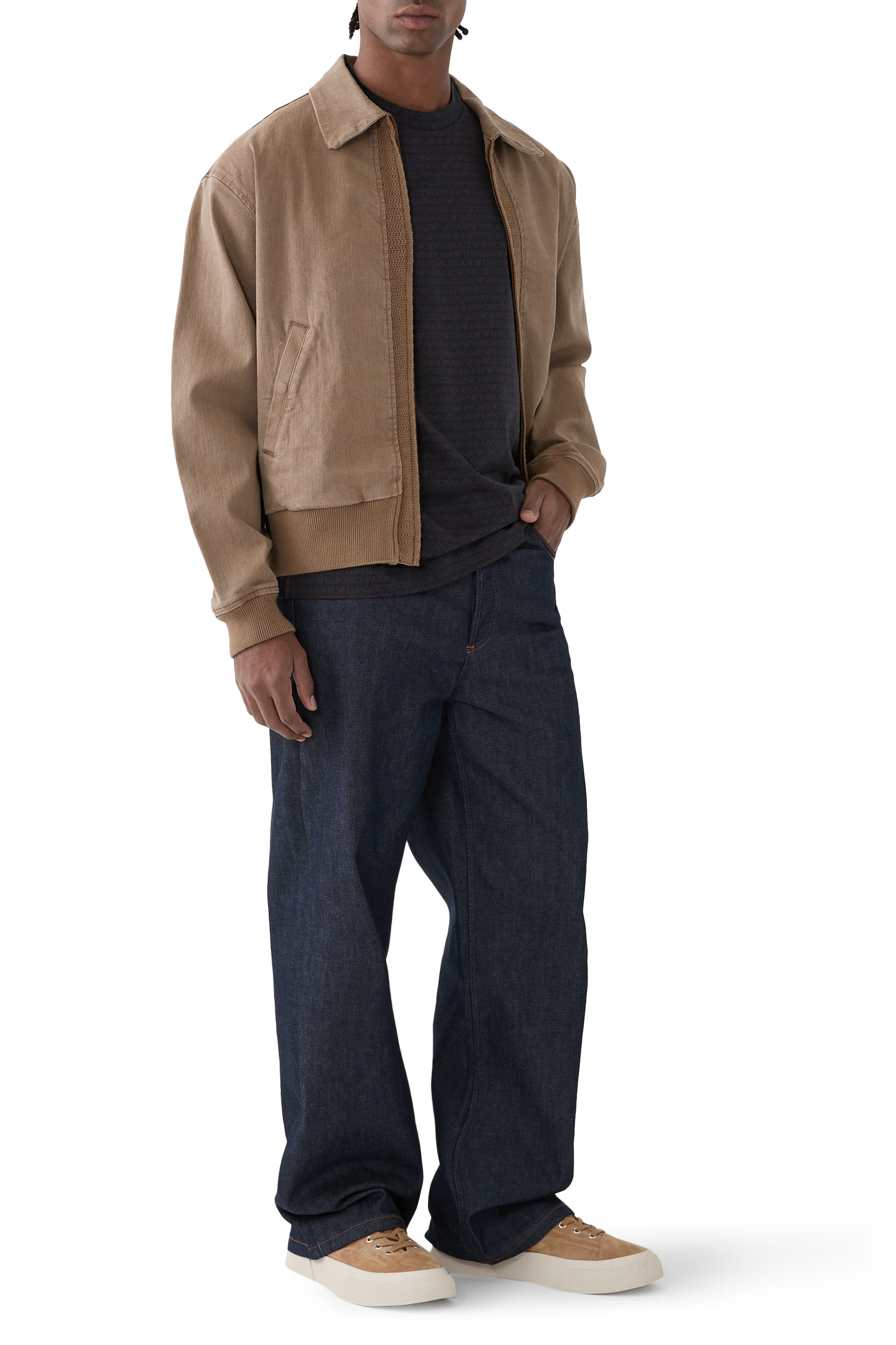 تيشيرت بنقشة شعار الماركة بحجم صغير