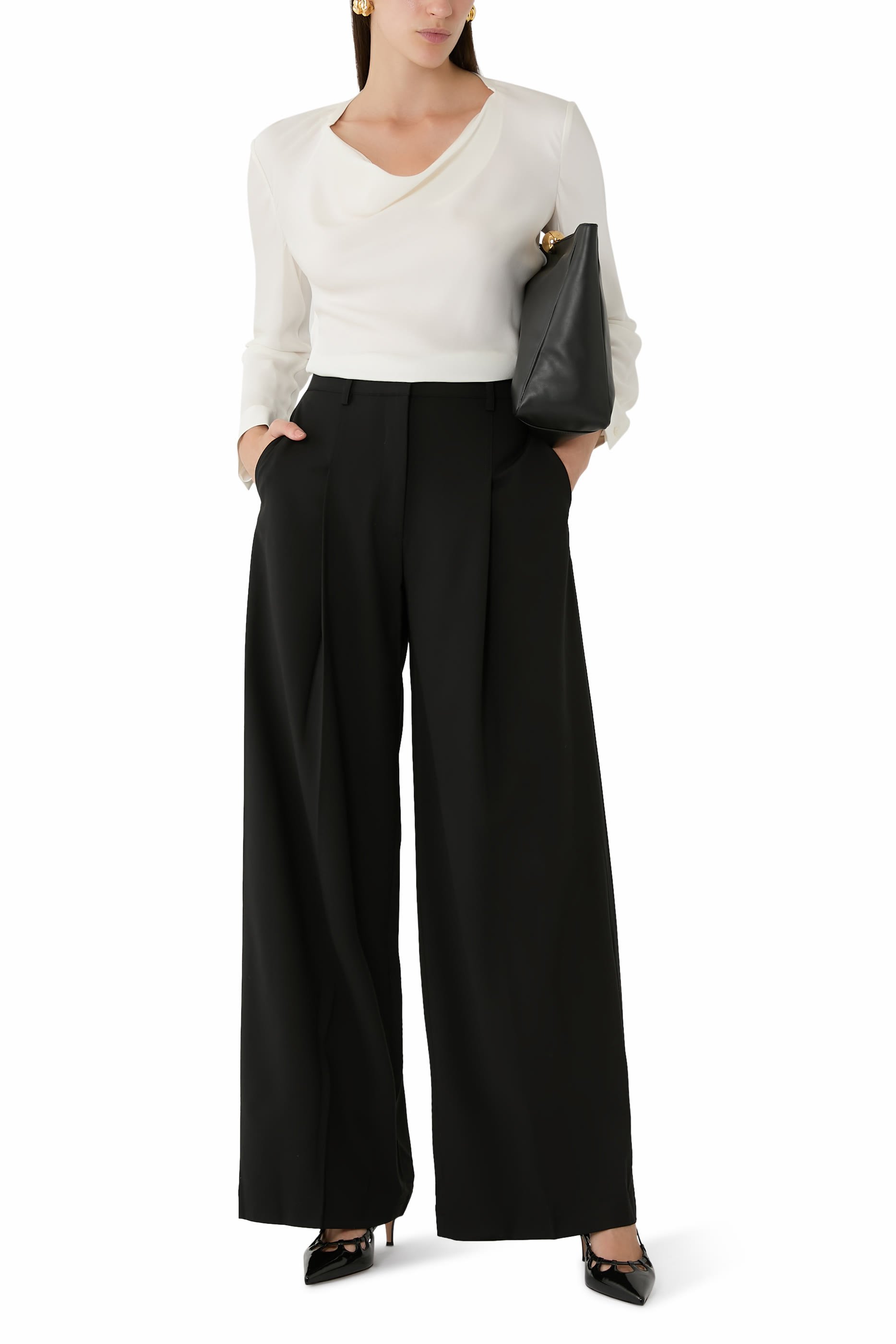 بلوزة بياقة مطوية حرير