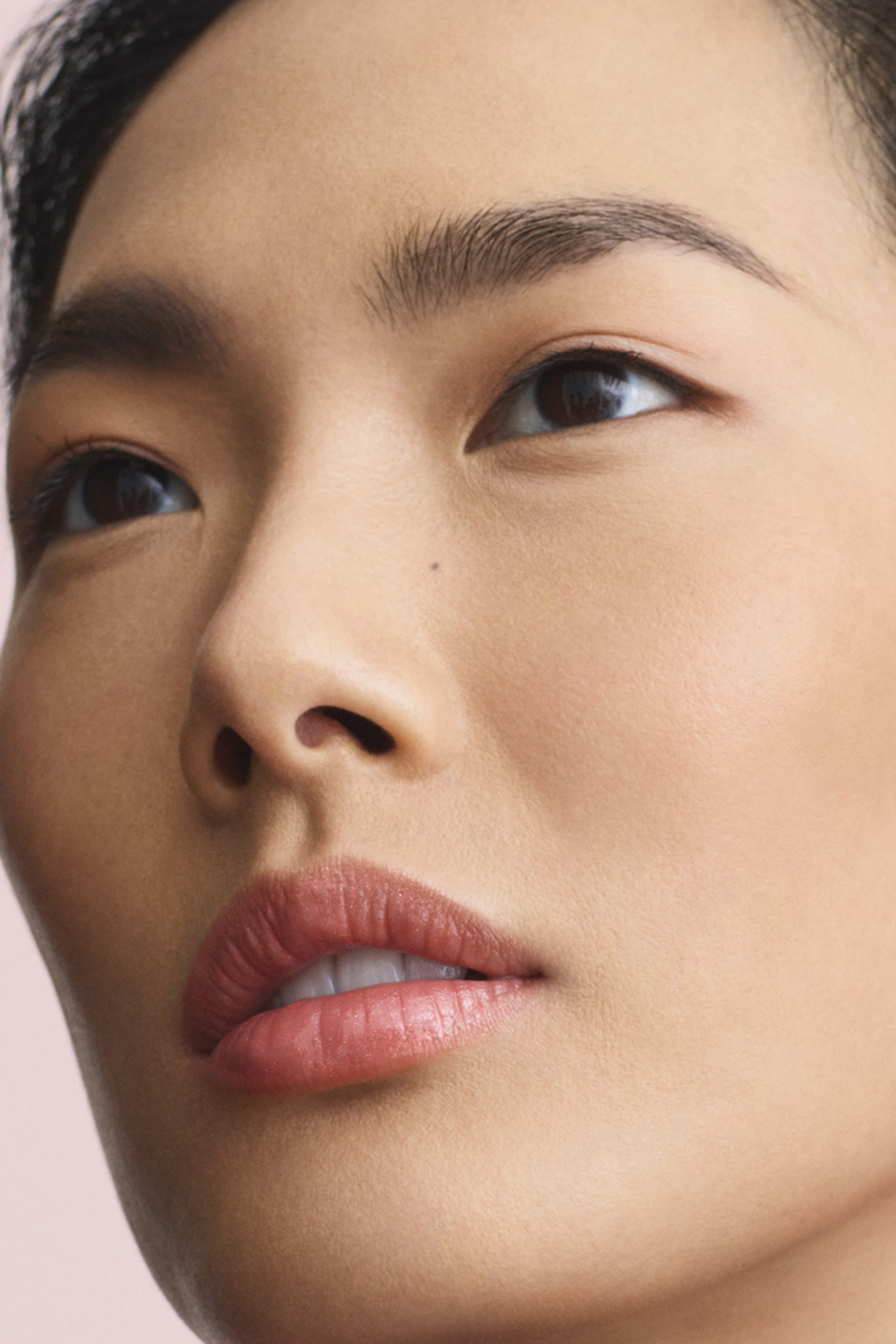 أحمر شفاه Rouge Herm&egrave;s لامع بإصدار محدود