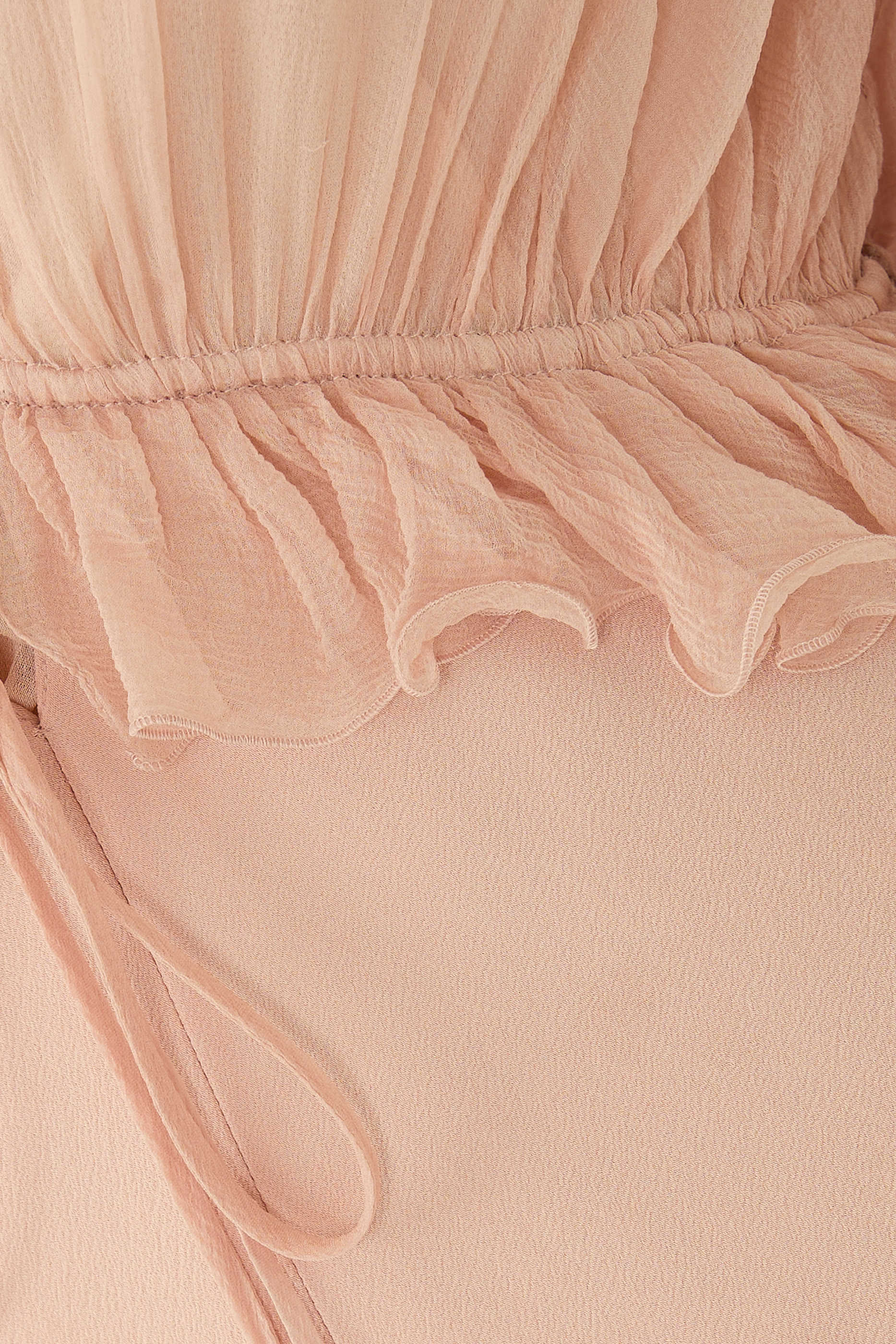 فستان طويل بياقة على شكل حرف V كريب ستان