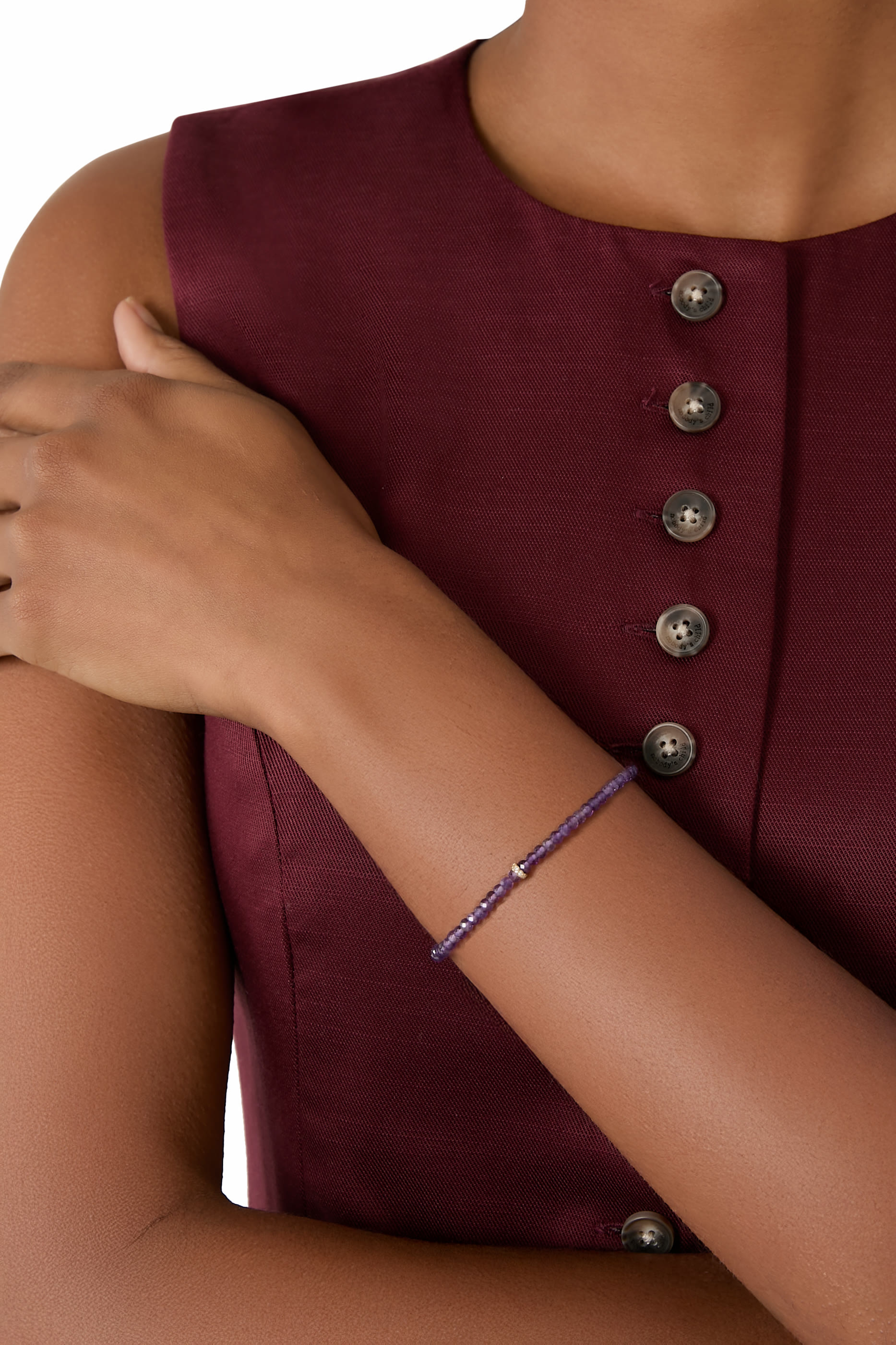 سوار بحلية دائرية مرصعة بالماس، ذهب أصفر عيار 14 وخرز الجمشت