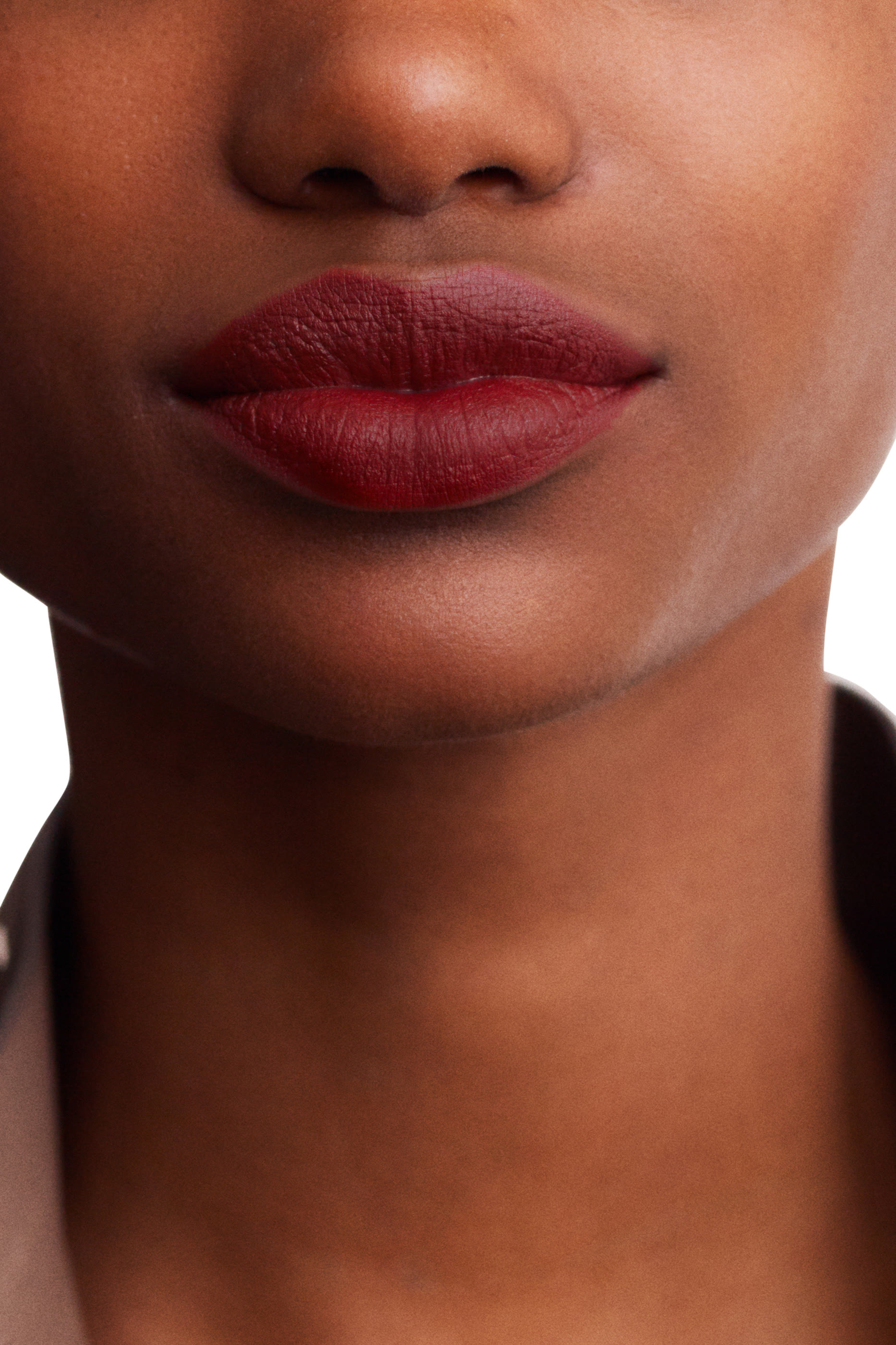 أحمر شفاه روج غير لامع درجة روز نوي