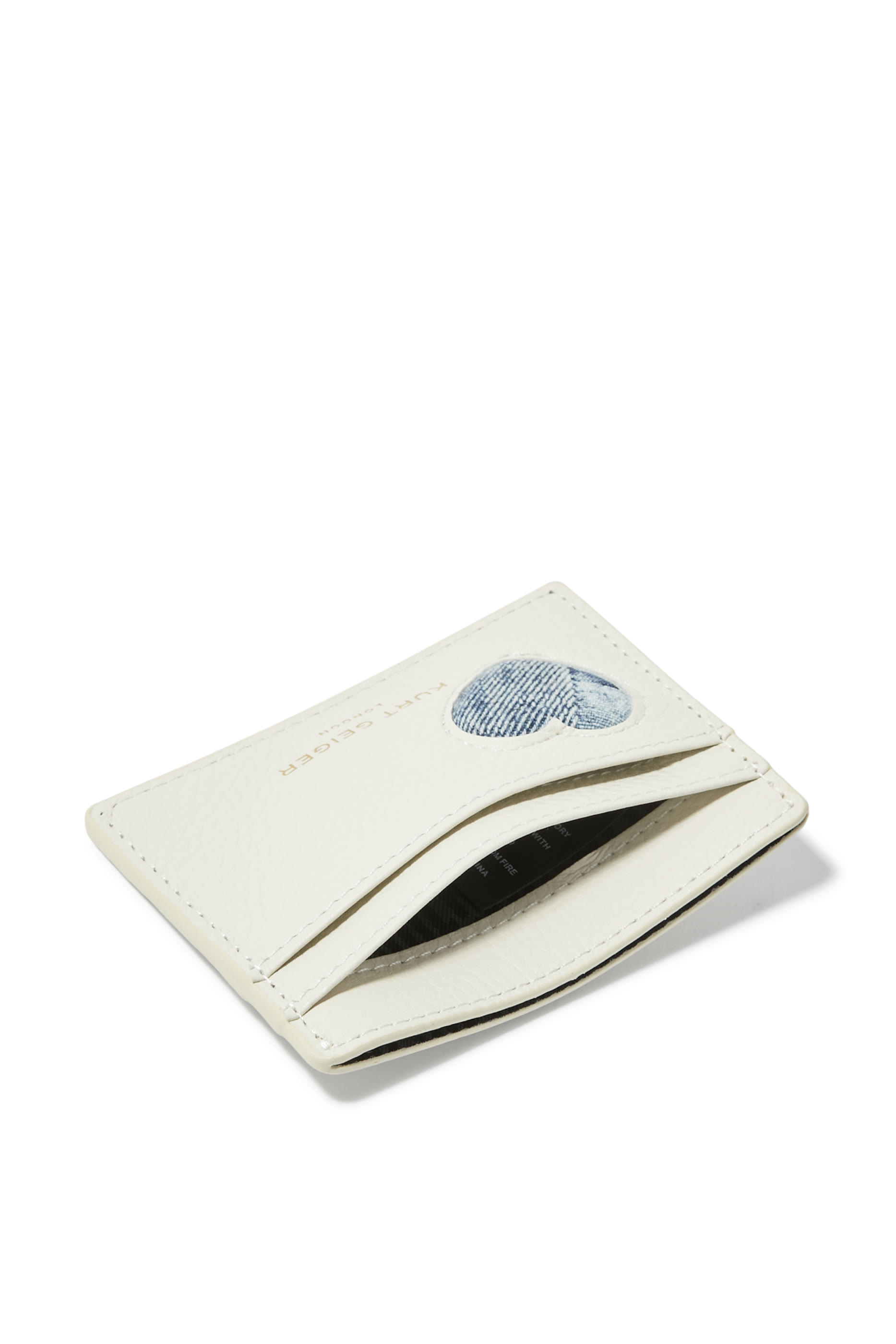 حافظة بطاقات بنقشة قلب