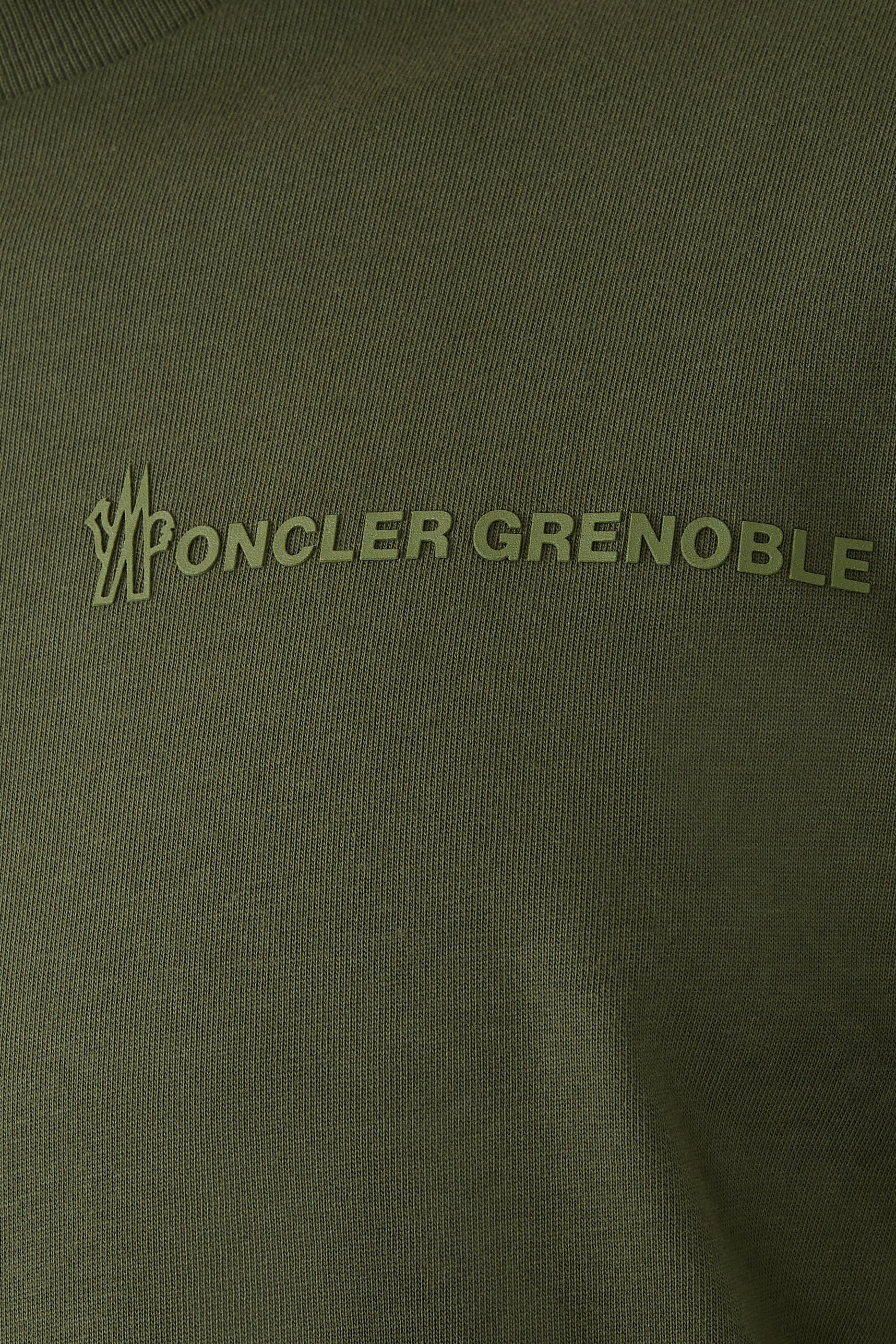 تيشيرت مطرز بشعار الماركة