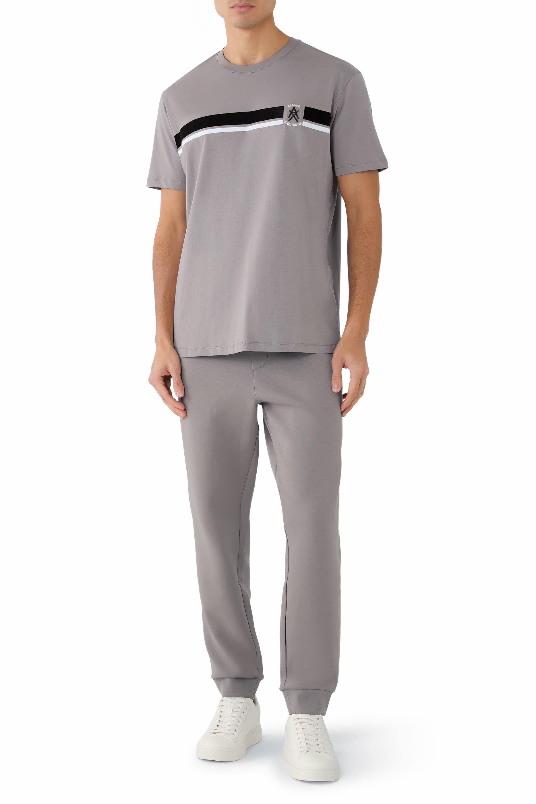 تيشيرت بشعار حرفي الماركة