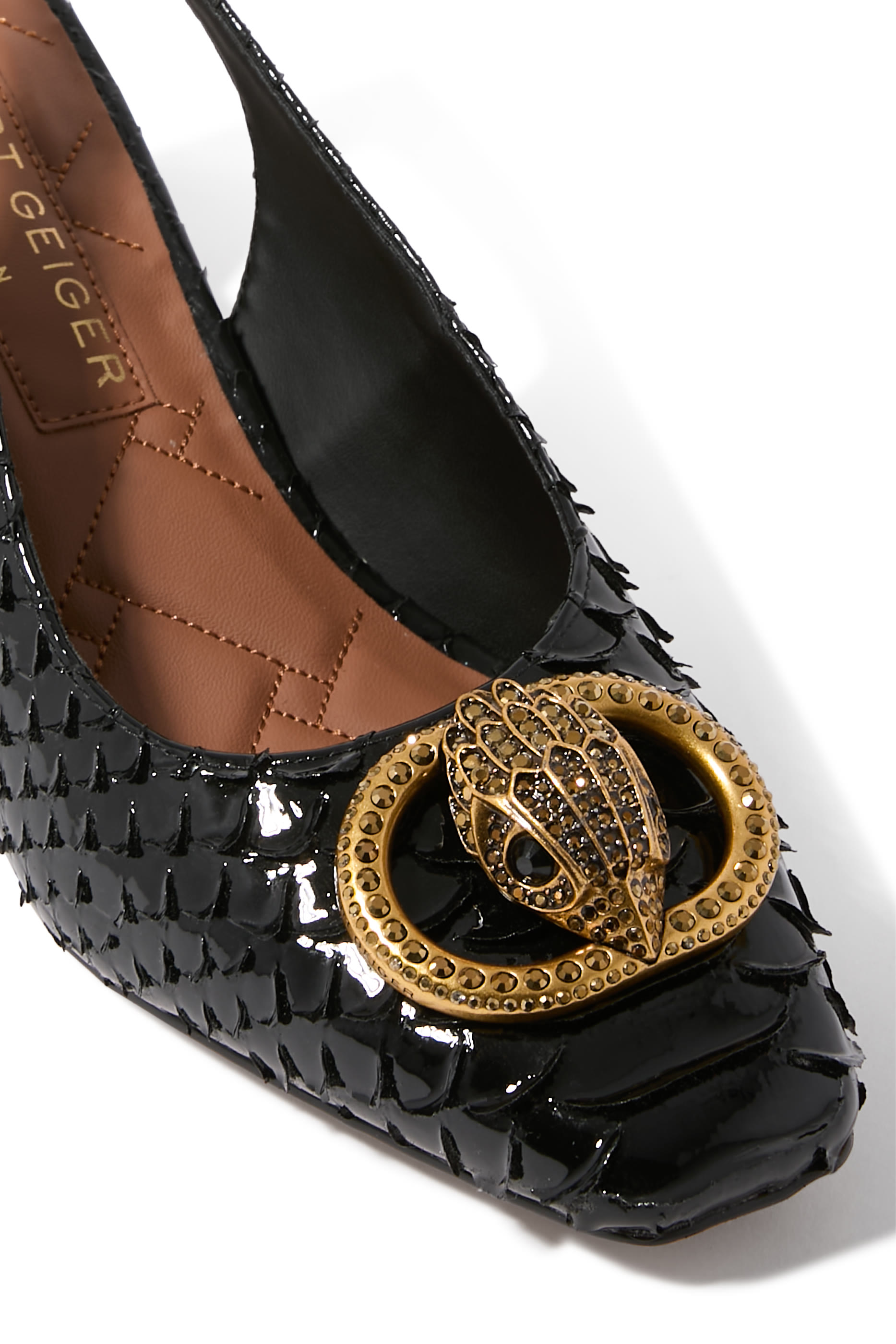 صندل تشيلسيا 60 بنعل سميك وسير خلفي