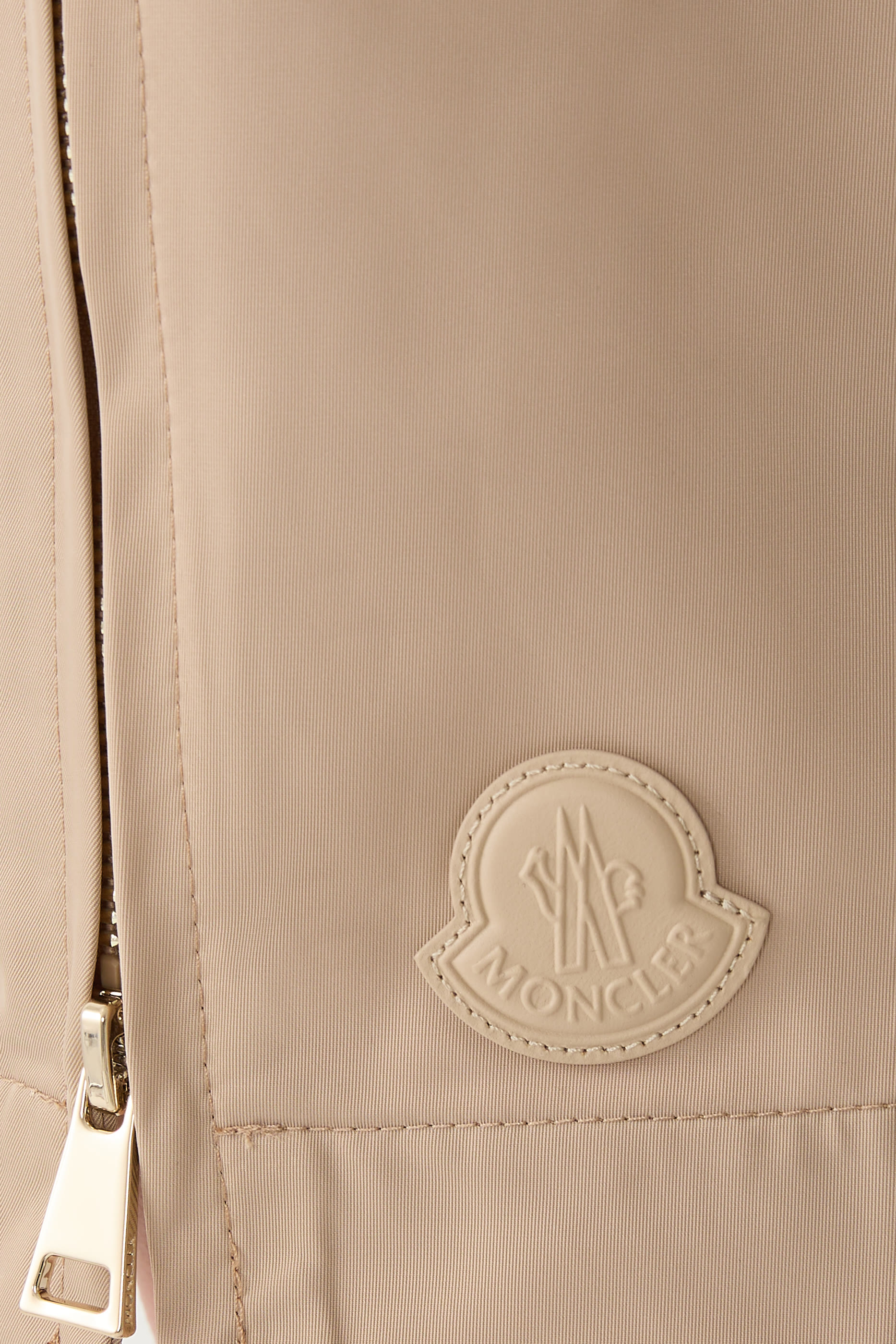 تنورة متوسطة الطول بسحاب