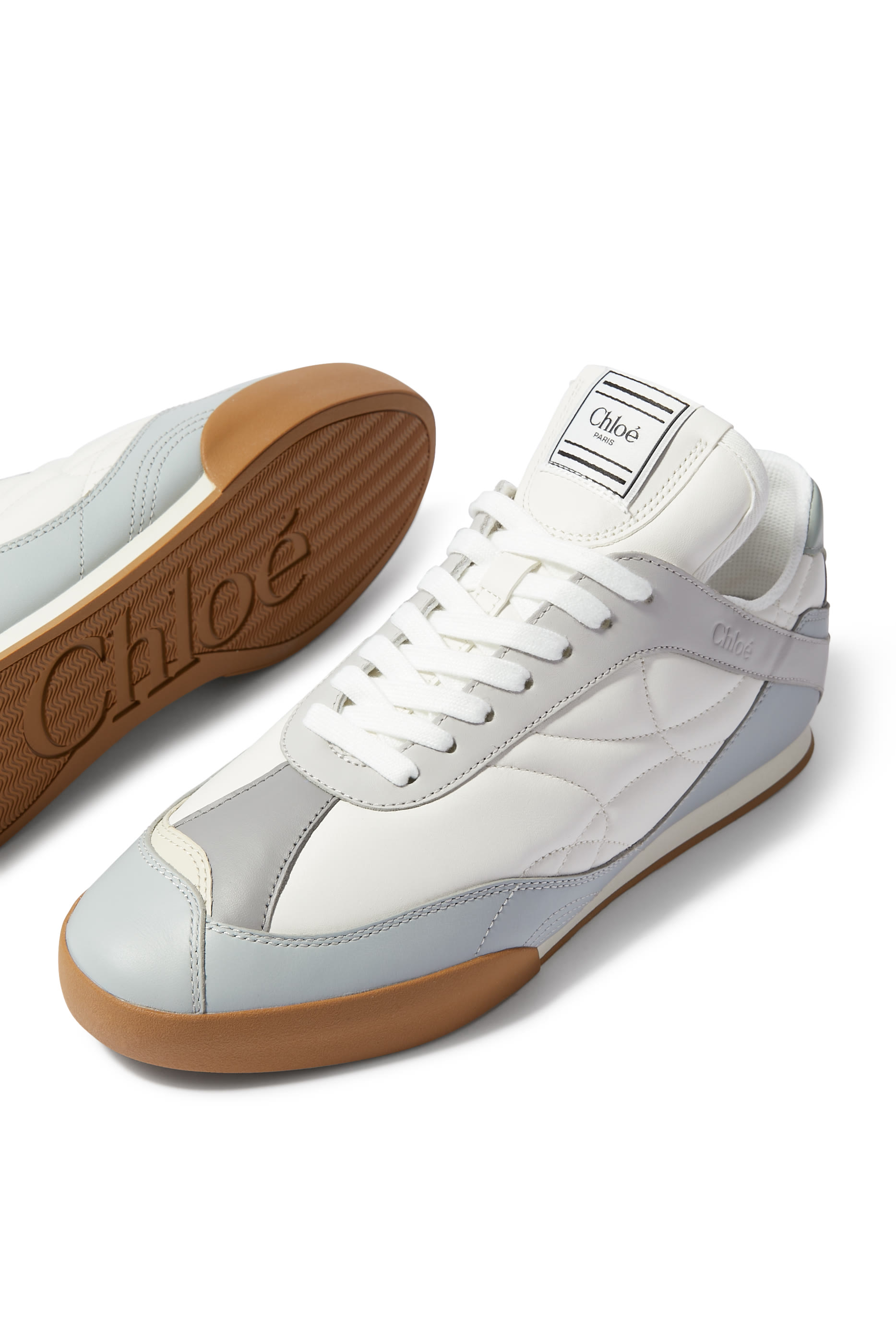 سنيكرز بشعار الماركة