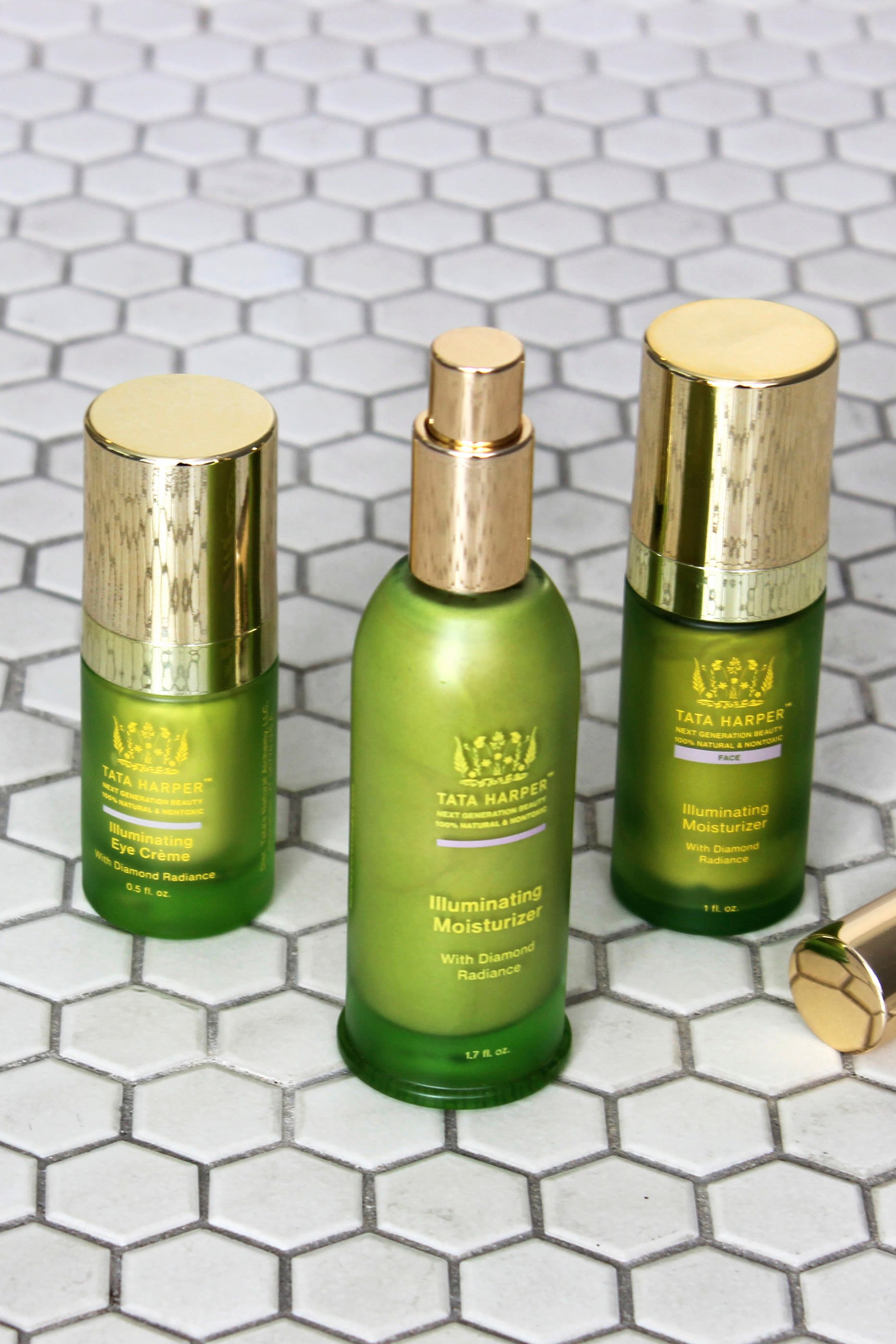 كريم لإشراقة بشرة العينين