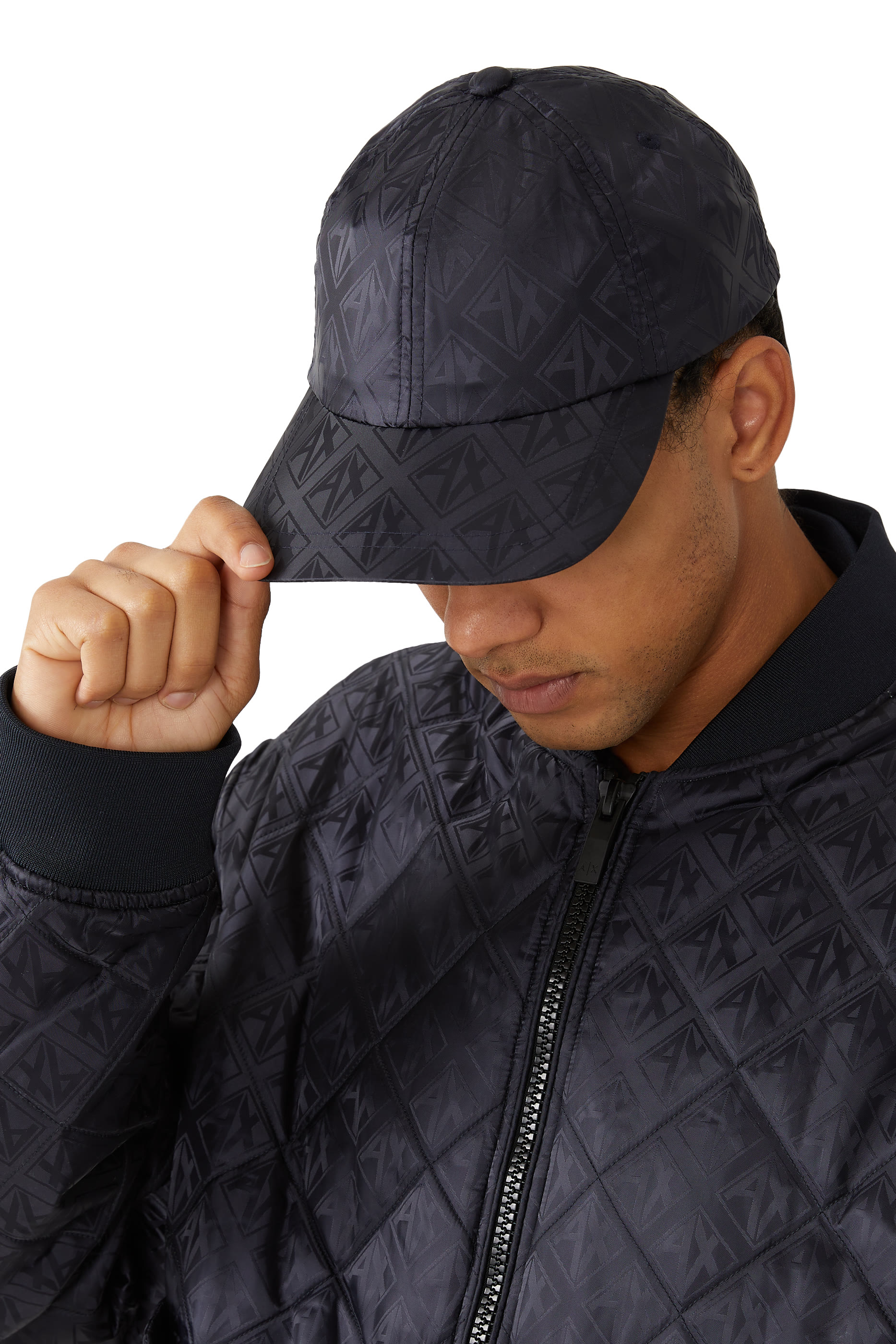 كاب بشعار الماركة قماش ستان