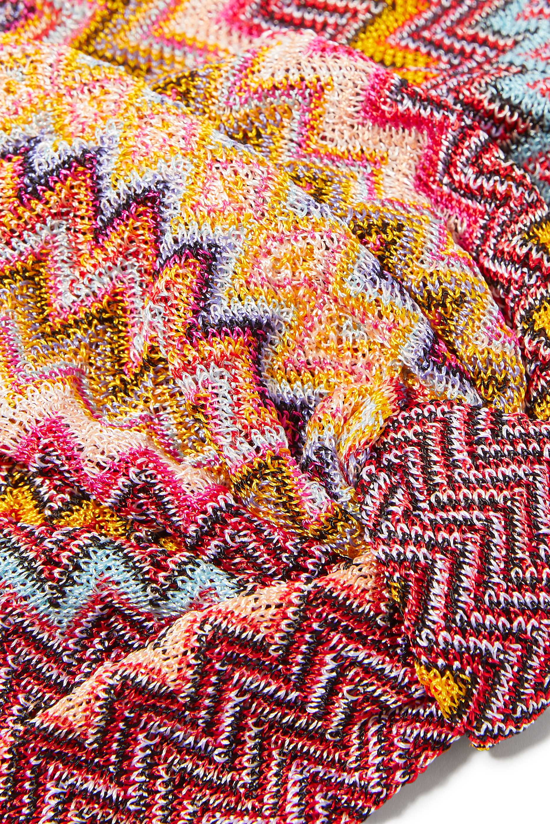 توربان بنقشة خطوط متعرجة فيسكوز