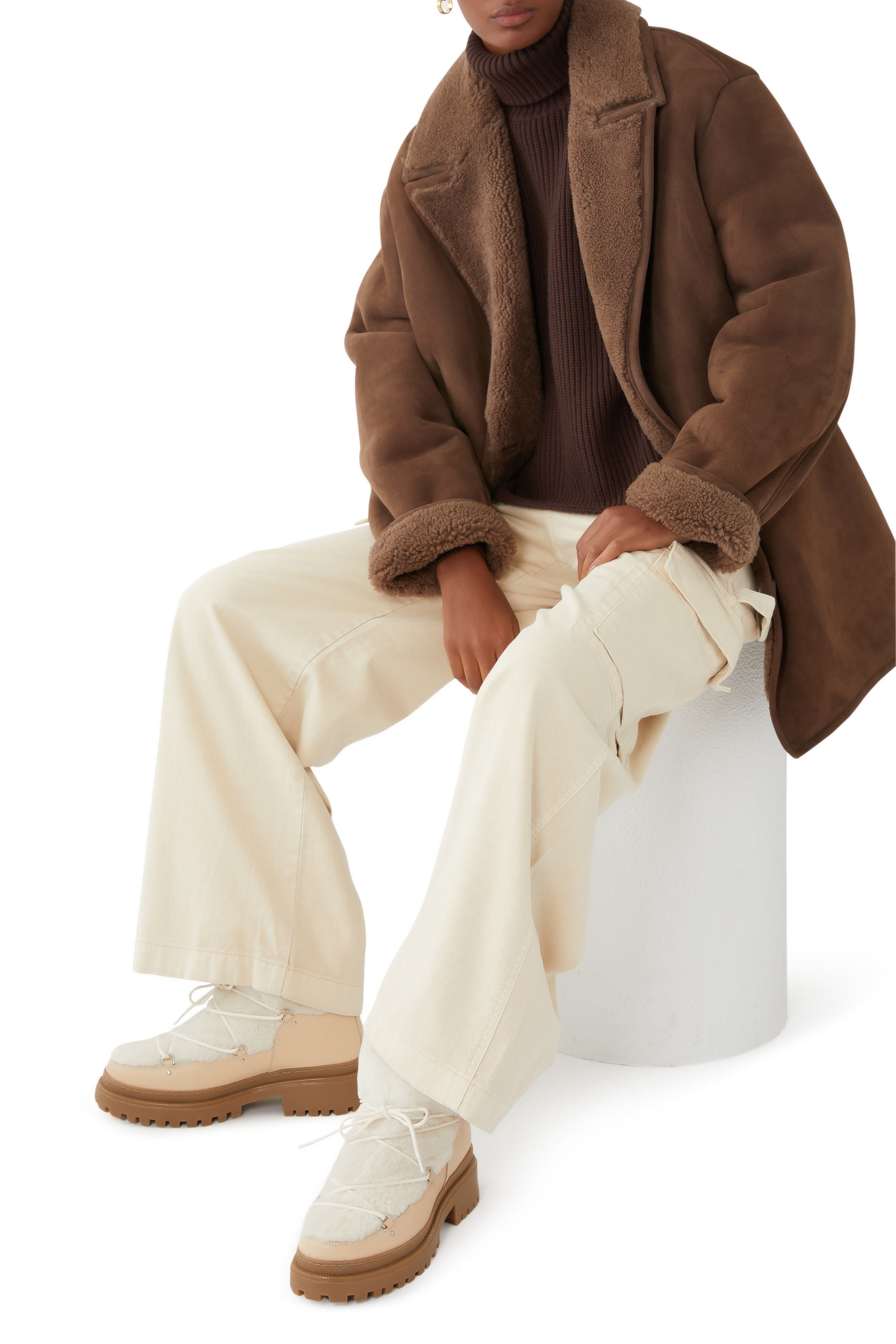 حذاء بوت شيرلينغ متوسط الطول بأربطة