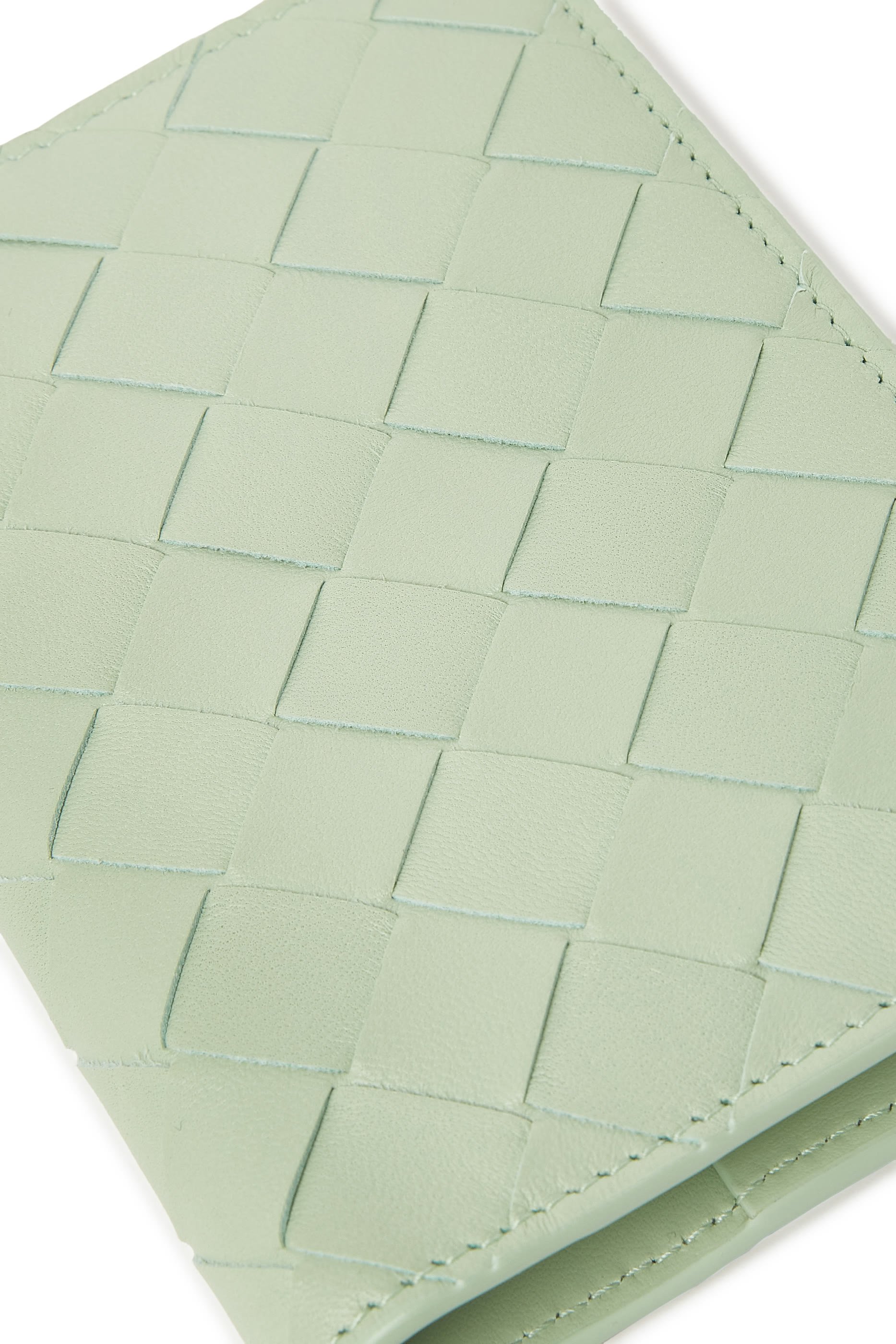 حافظة جواز سفر بتصميم مجدول