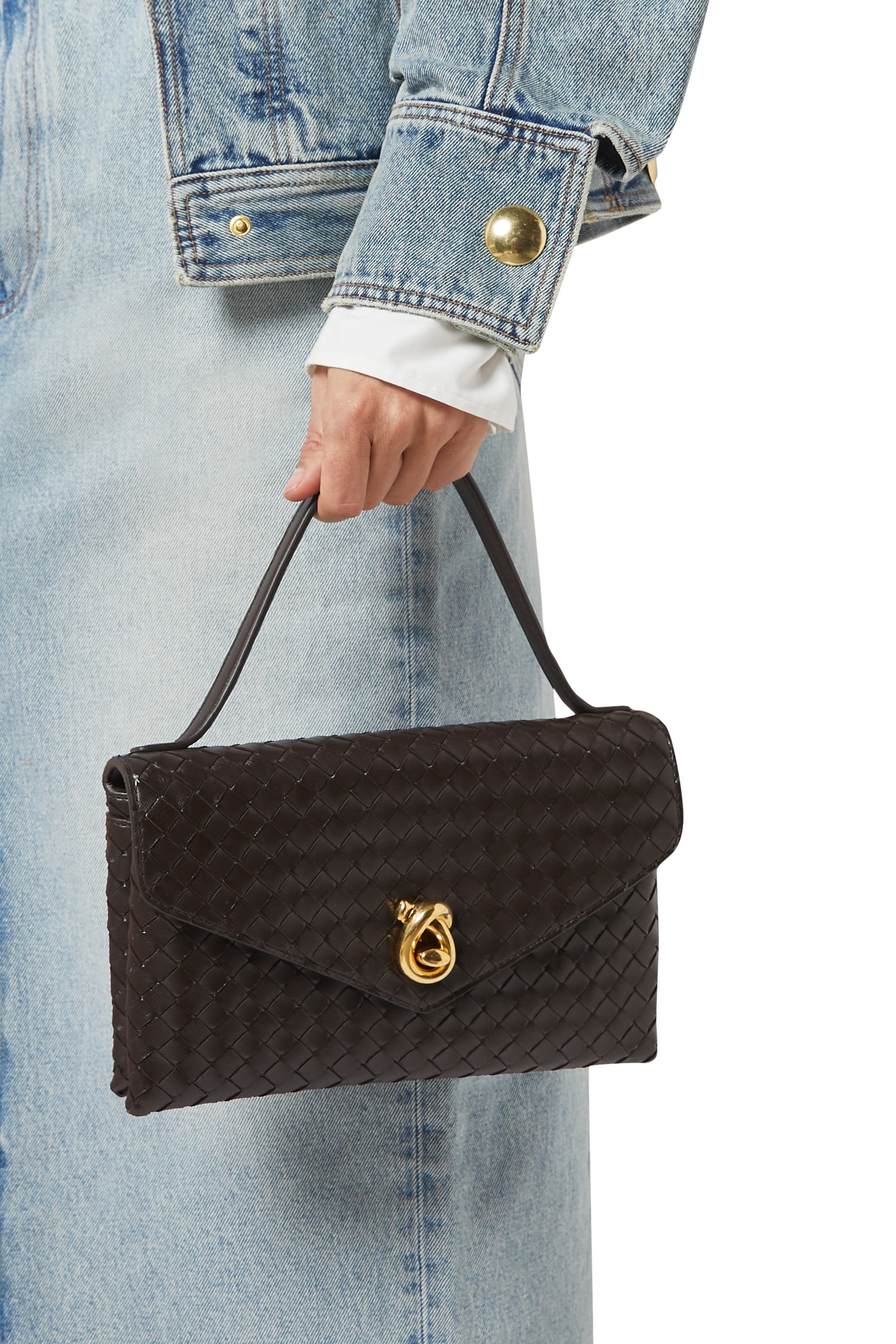 حقيبة كروس بقفل على شكل عقدة