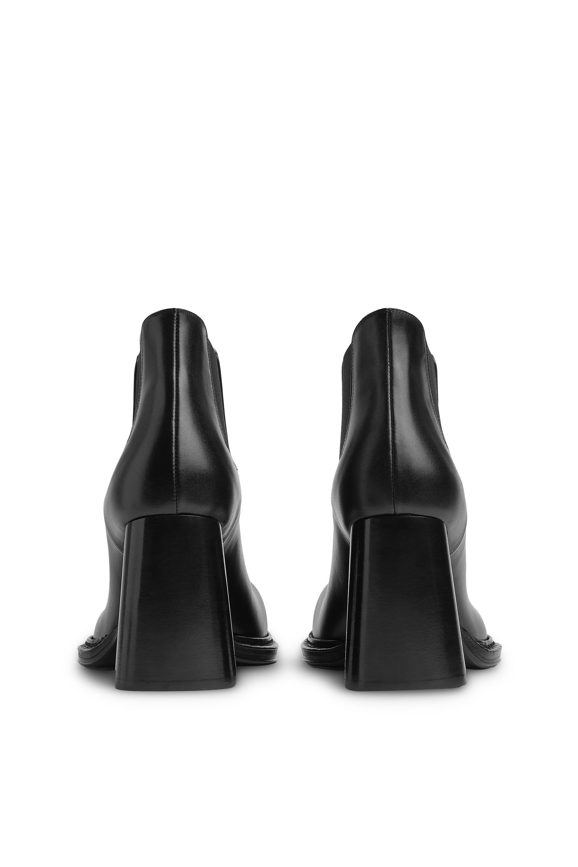 حذاء كليف شيلسيا بطول الكاحل