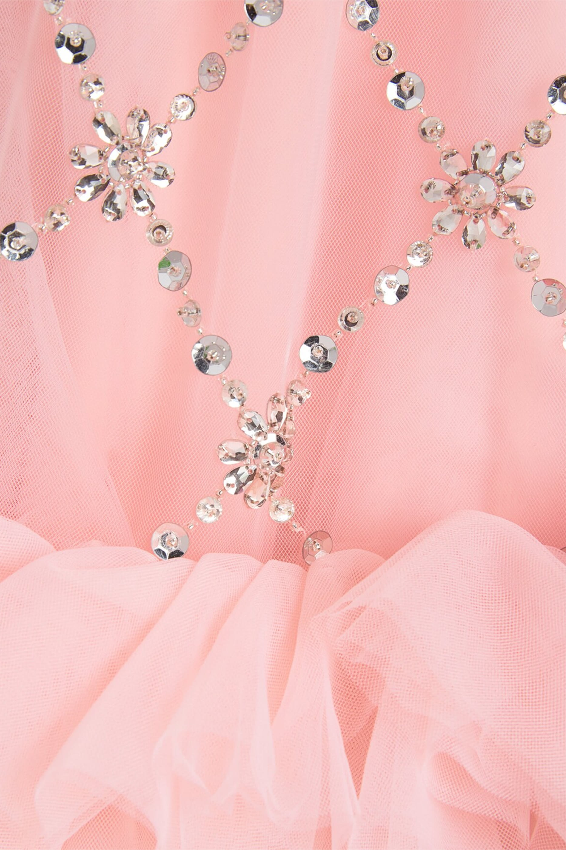 فستان مطرز للأطفال