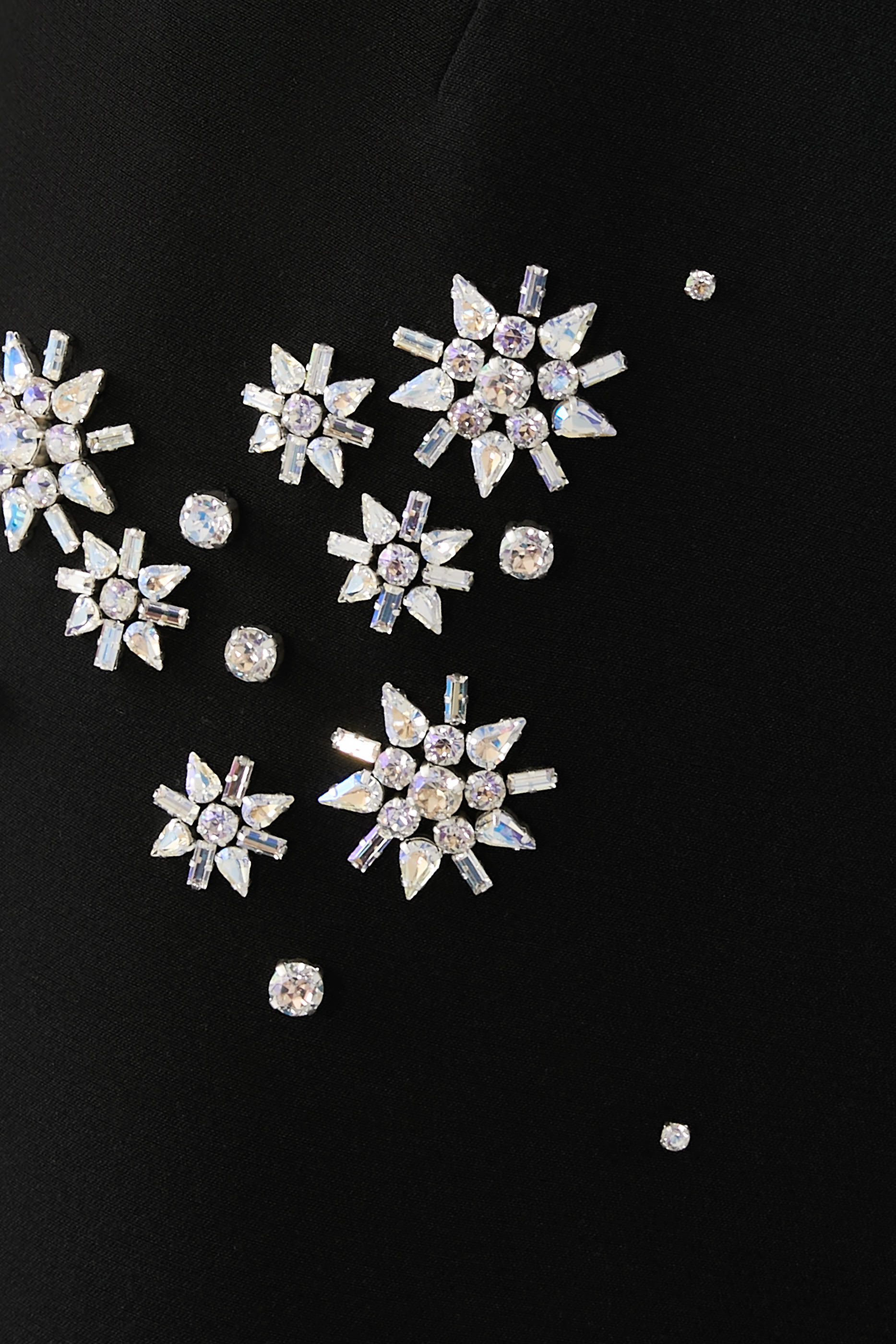 فستان براندي كريب بتطريزات