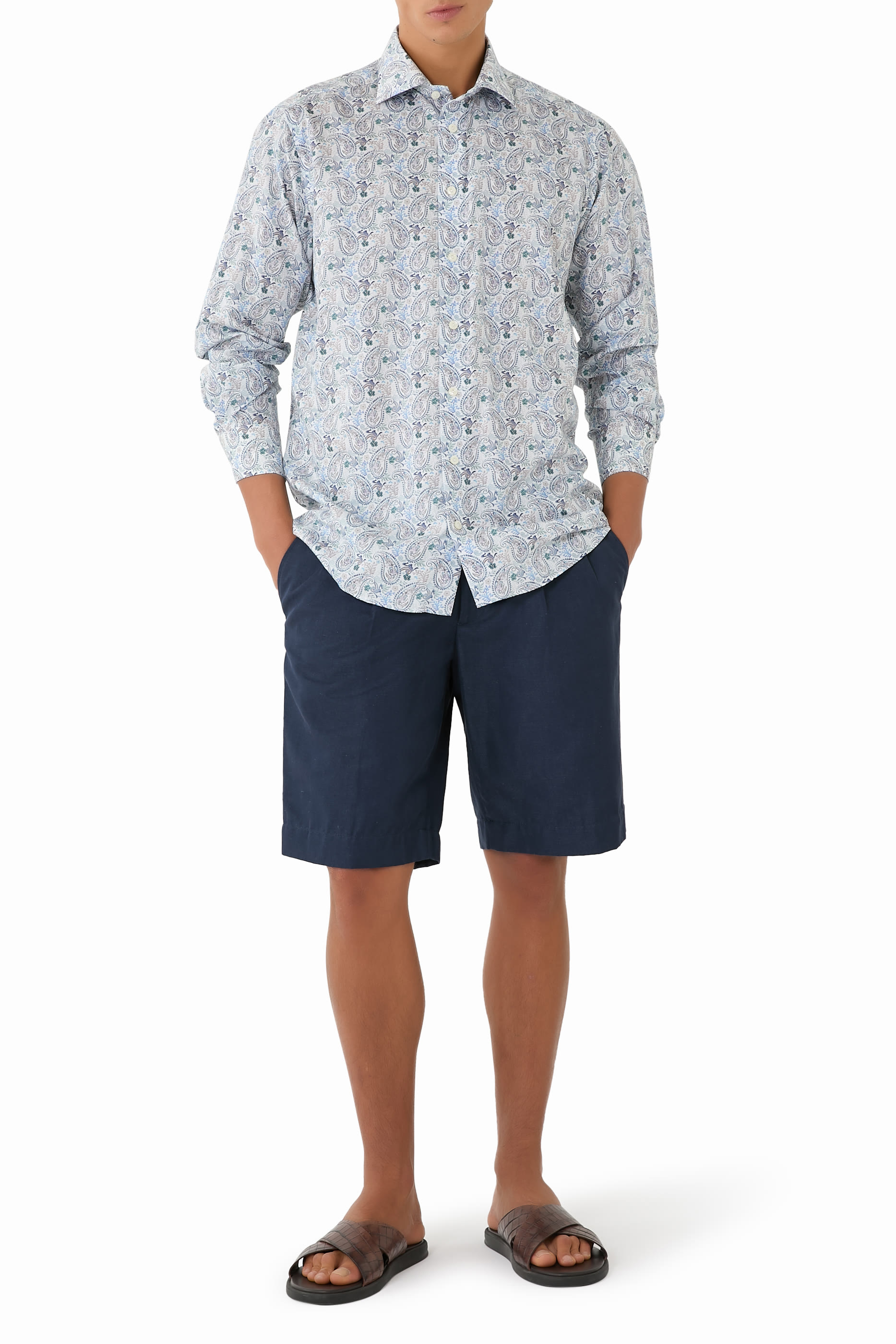 قميص بيسلي بقصّة عصرية وأكمام طويلة  