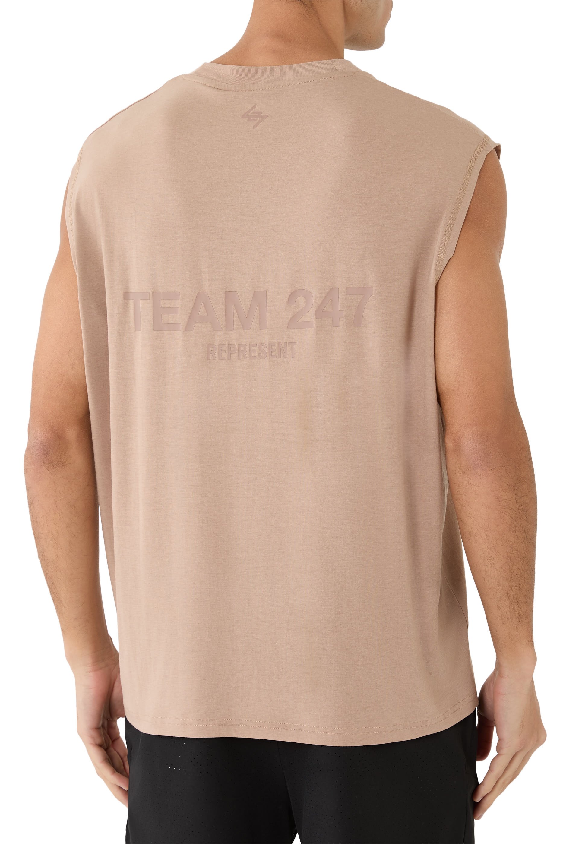 بلوزة بقصة فضفاضة بلا أكمام ونقشة تيم 247