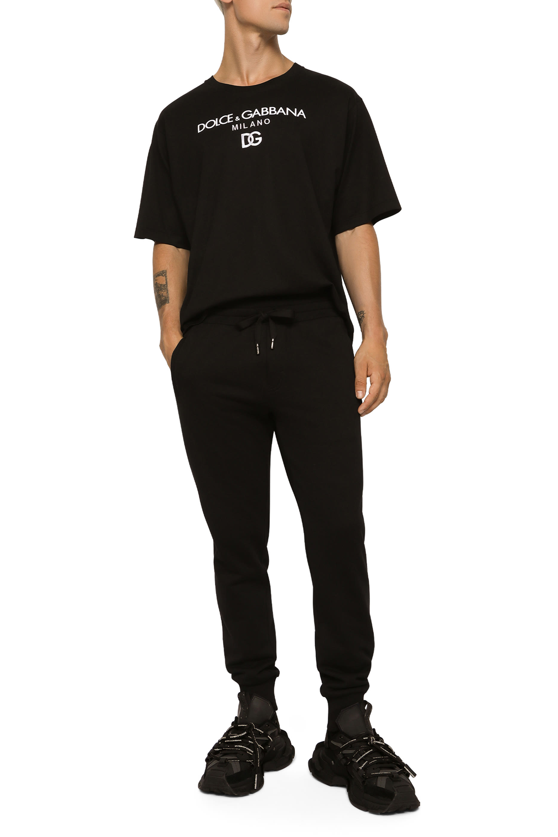 تيشيرت قطن بتطريز حرفي شعار الماركة