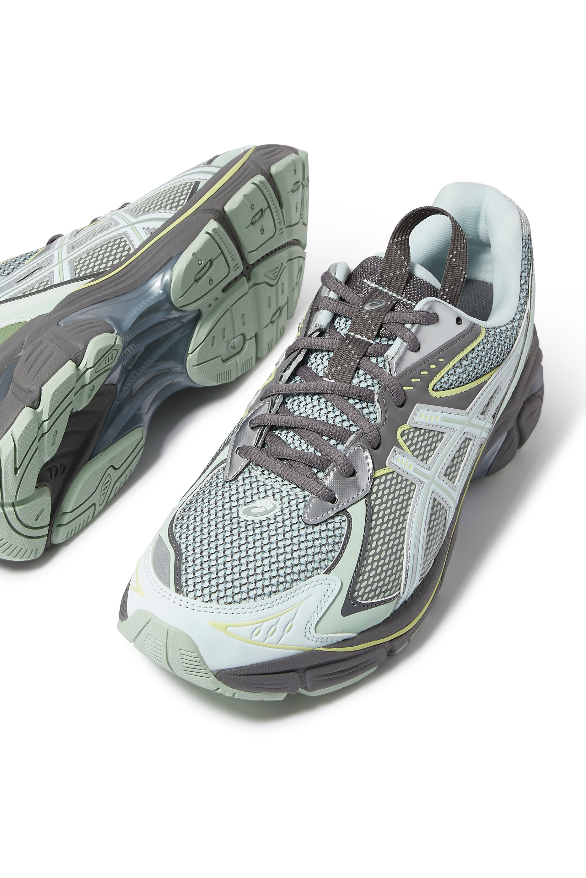 سنيكرز يو إس 6-إس جي تي-2160 للجنسين