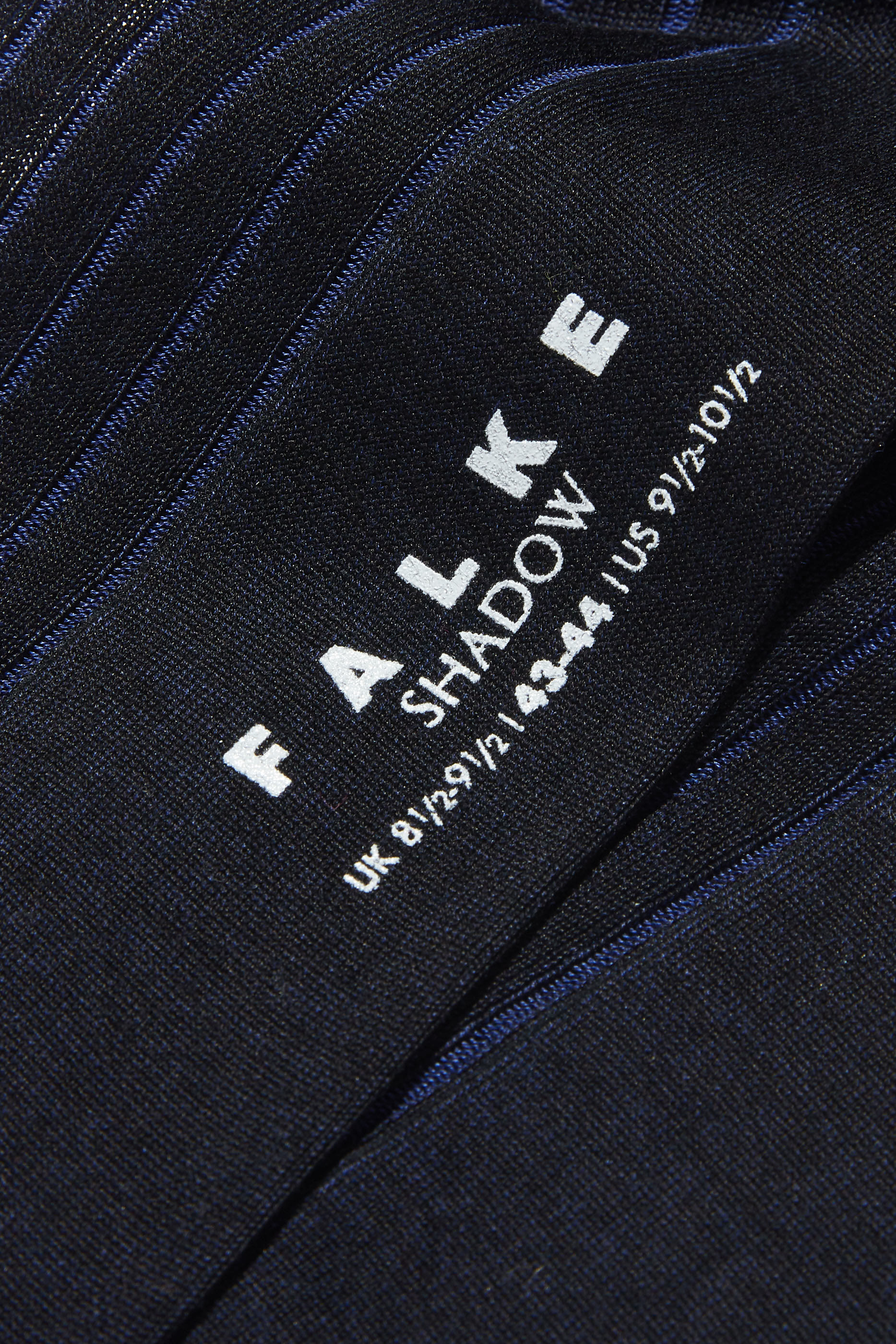 جوارب بنقشة خطوط مظللة