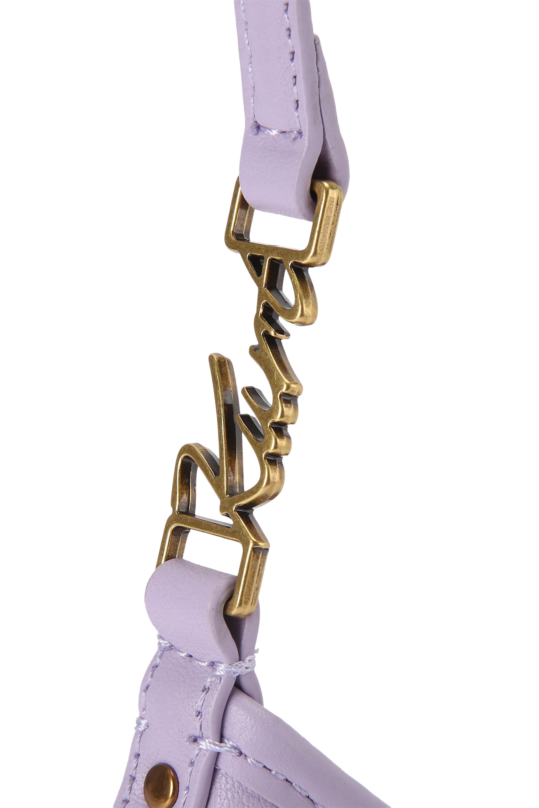 حقيبة بحمالة وشعار الماركة