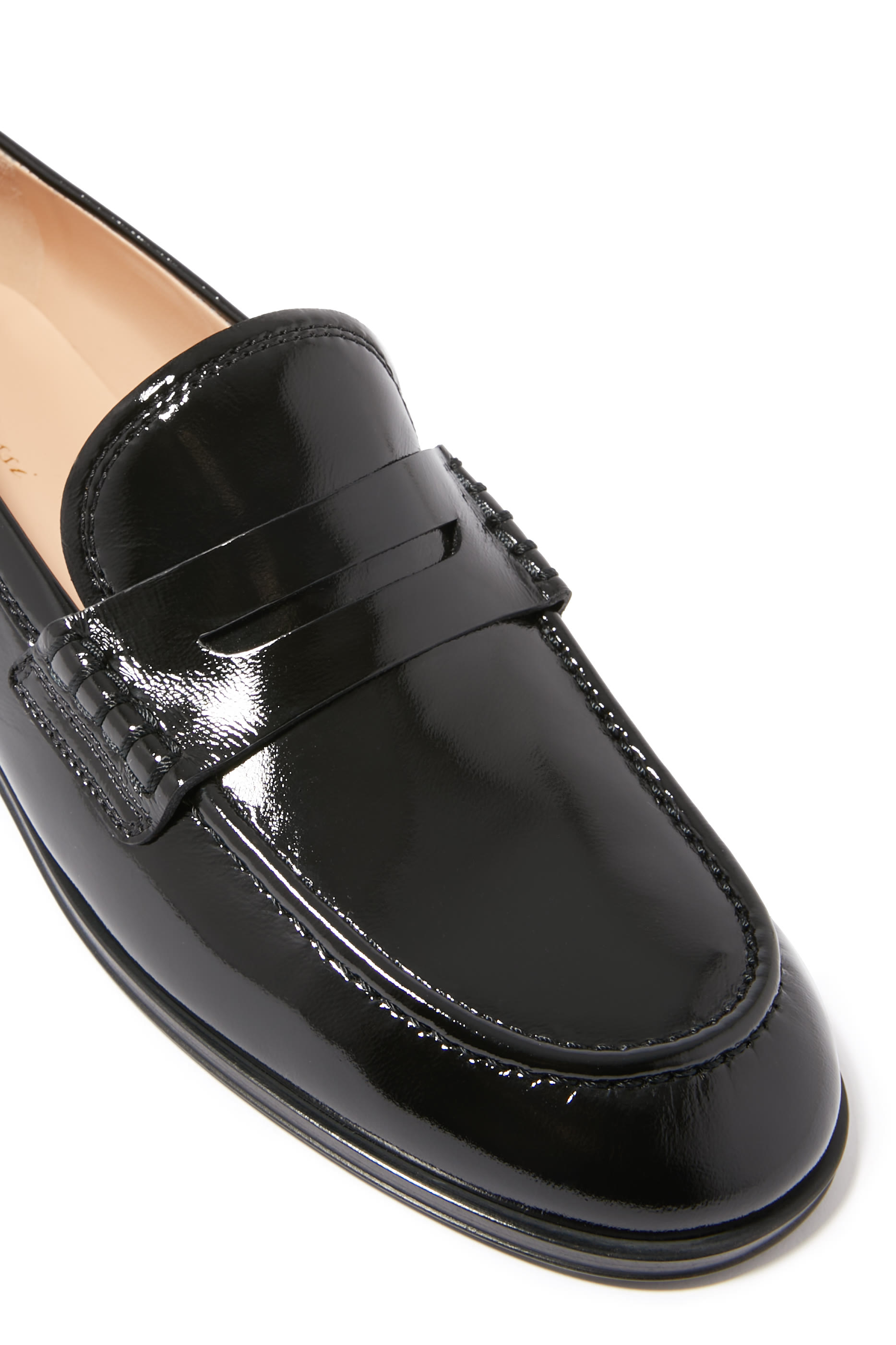 حذاء جورجي نوي 15 سهل الارتداء