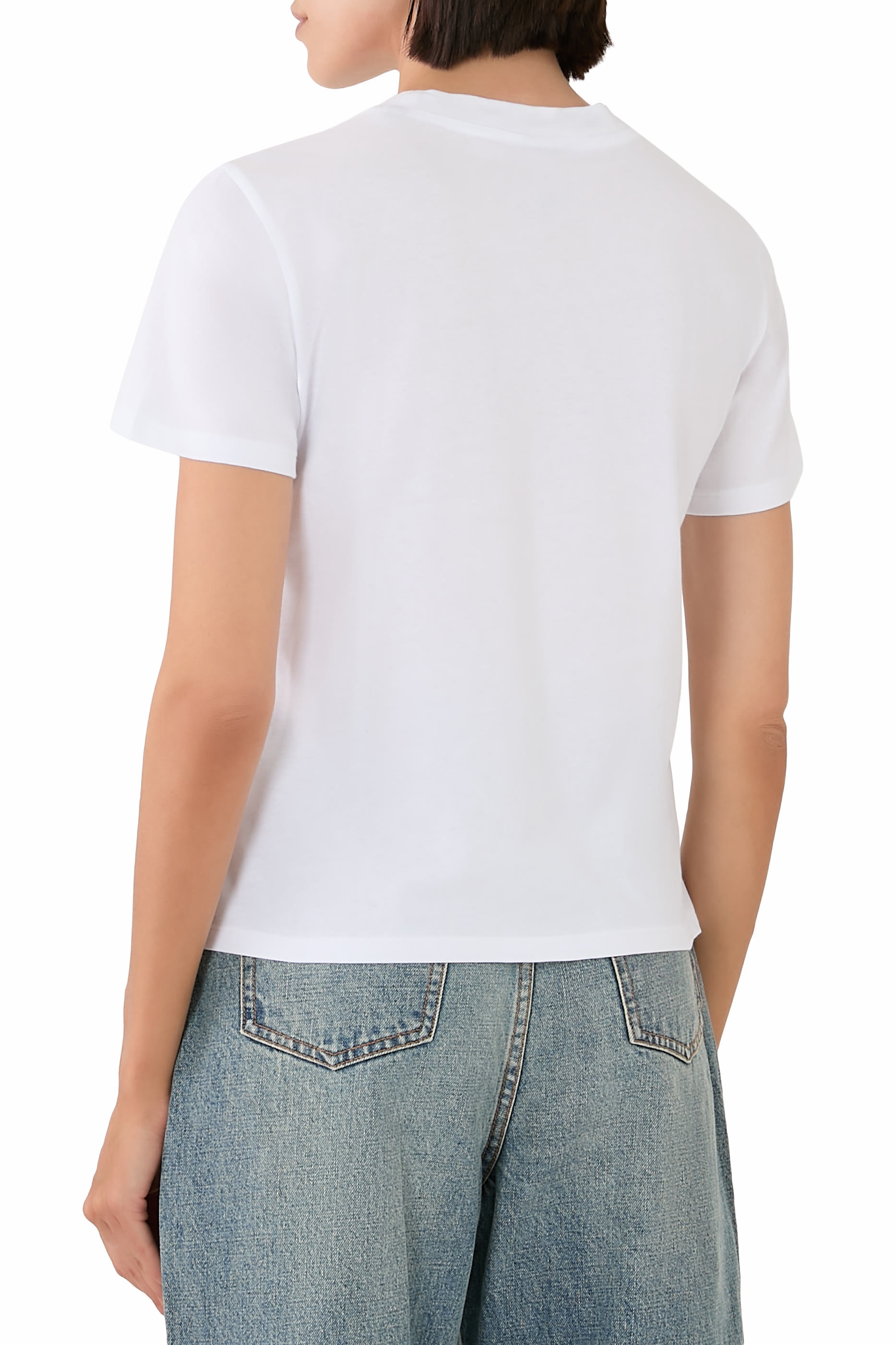 تيشيرت سالين دو جيرود بقصة مربعة ونقشة حروف شعار الماركة