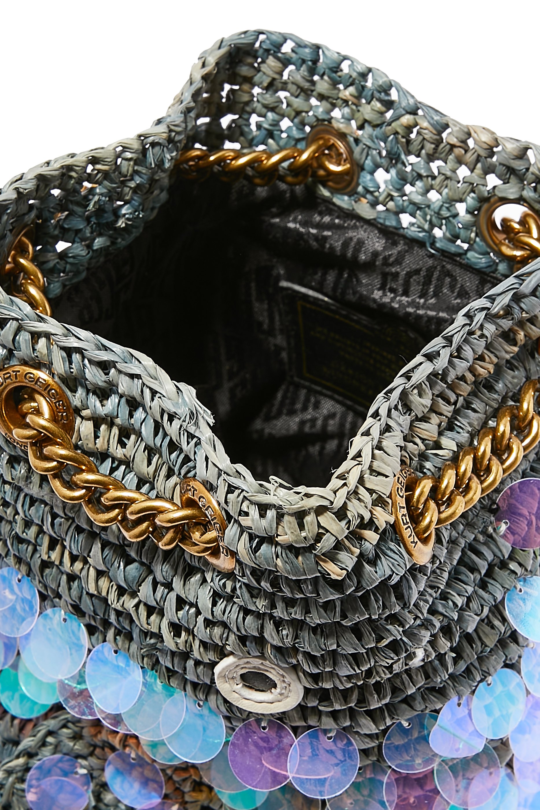 حقيبة كروس بودي كروشيه بتصميم سمكة