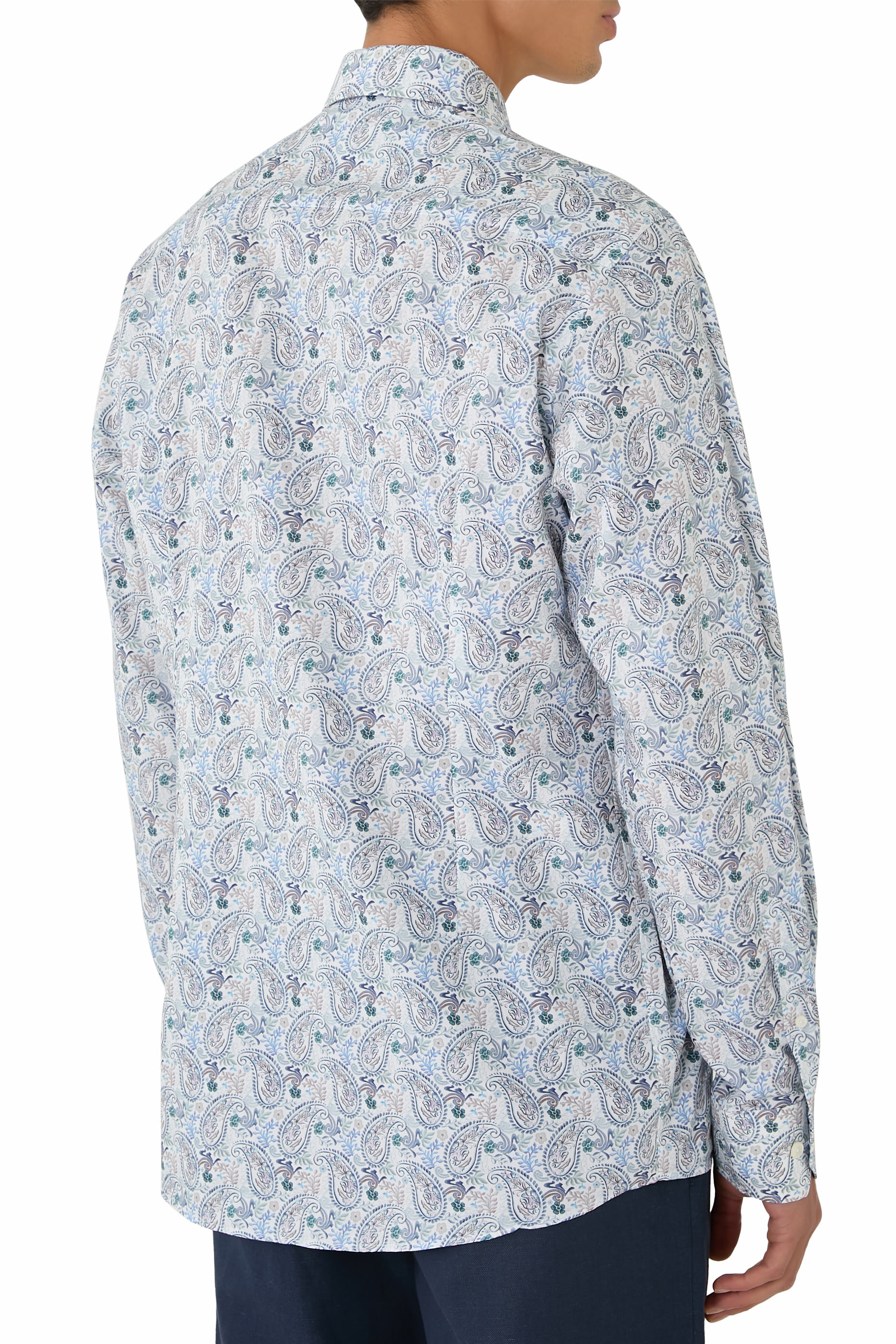 قميص بيسلي بقصّة عصرية وأكمام طويلة  