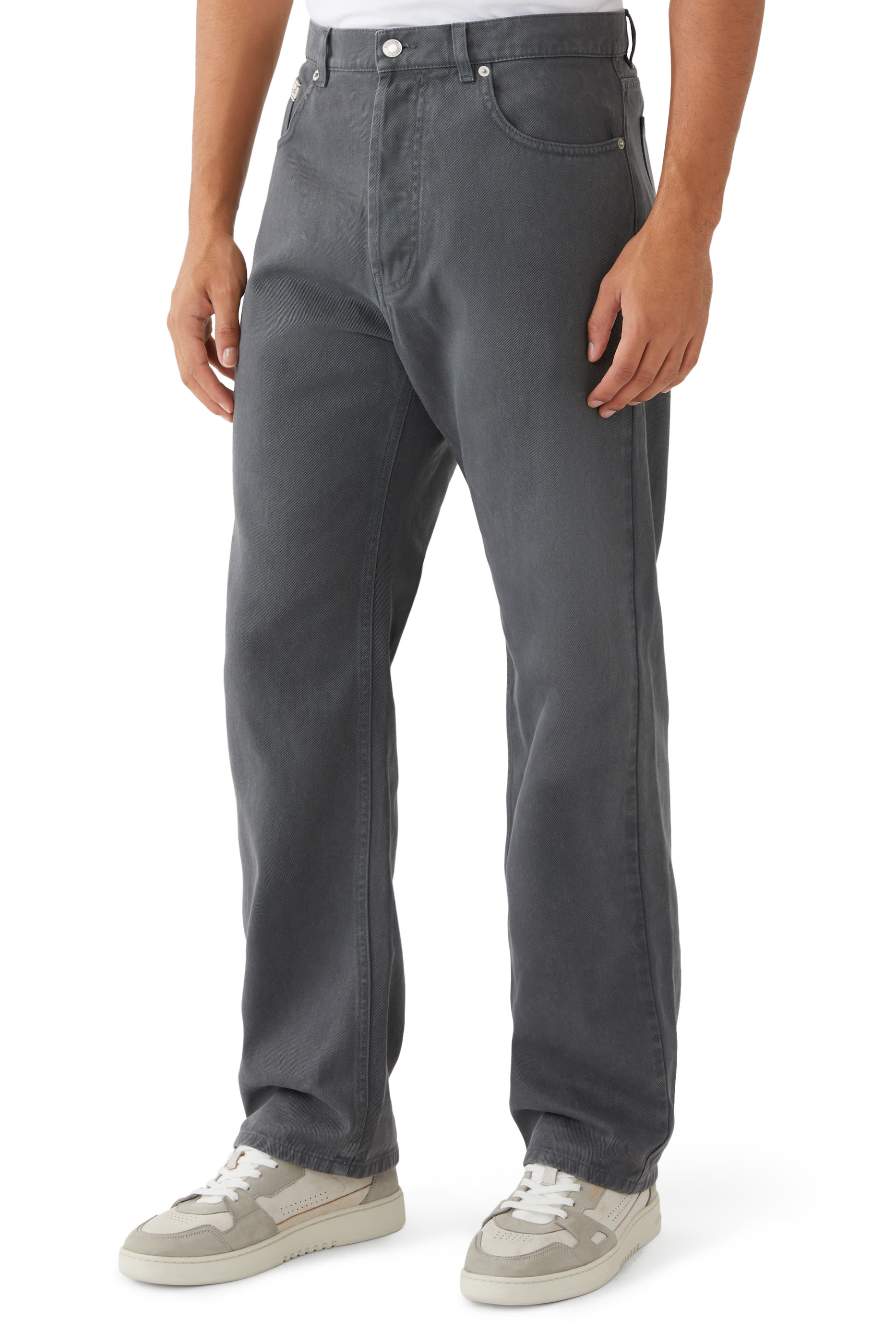 بنطال بقصة ساق مستقيمة