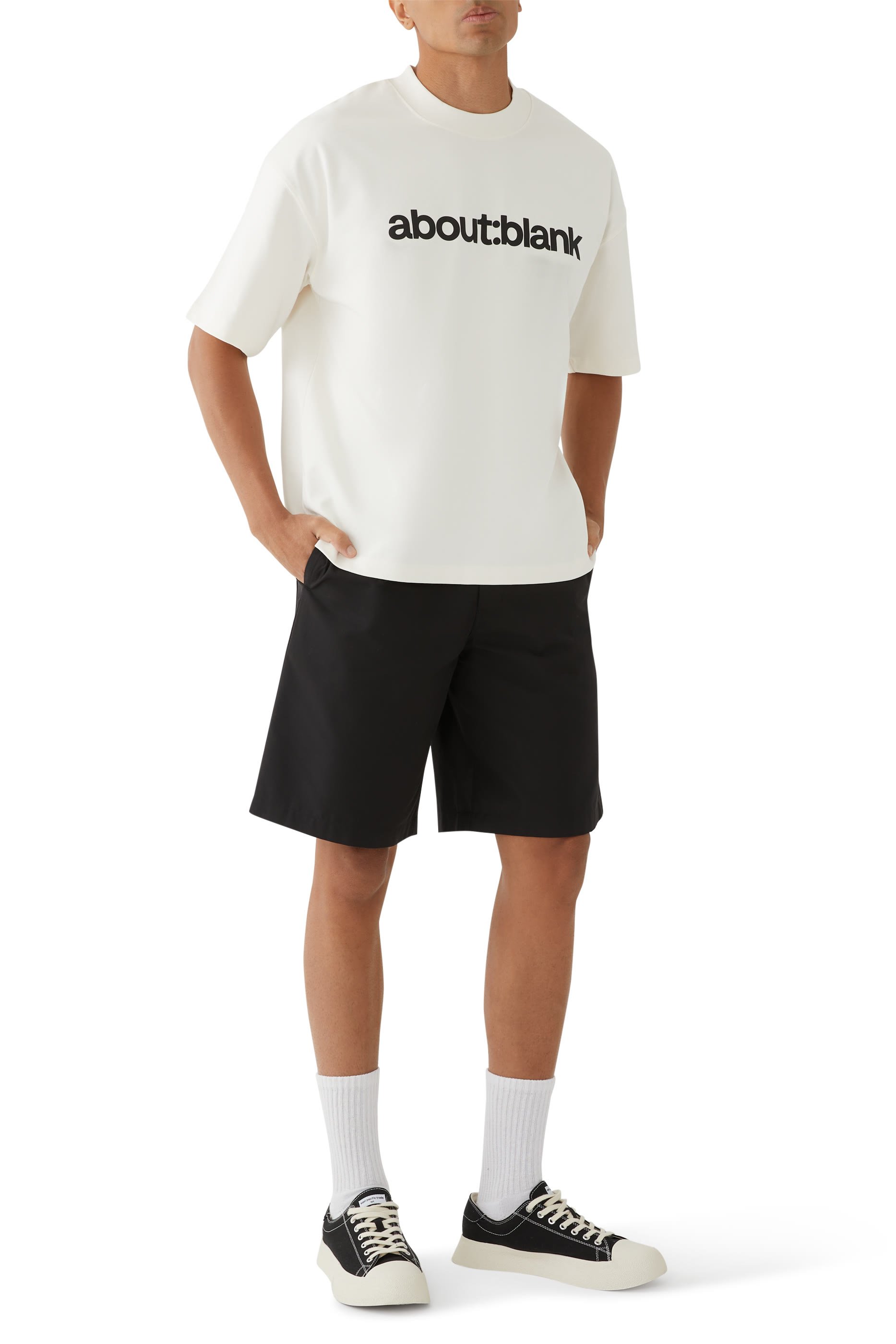 تيشيرت بلوك بياقة ضيقة