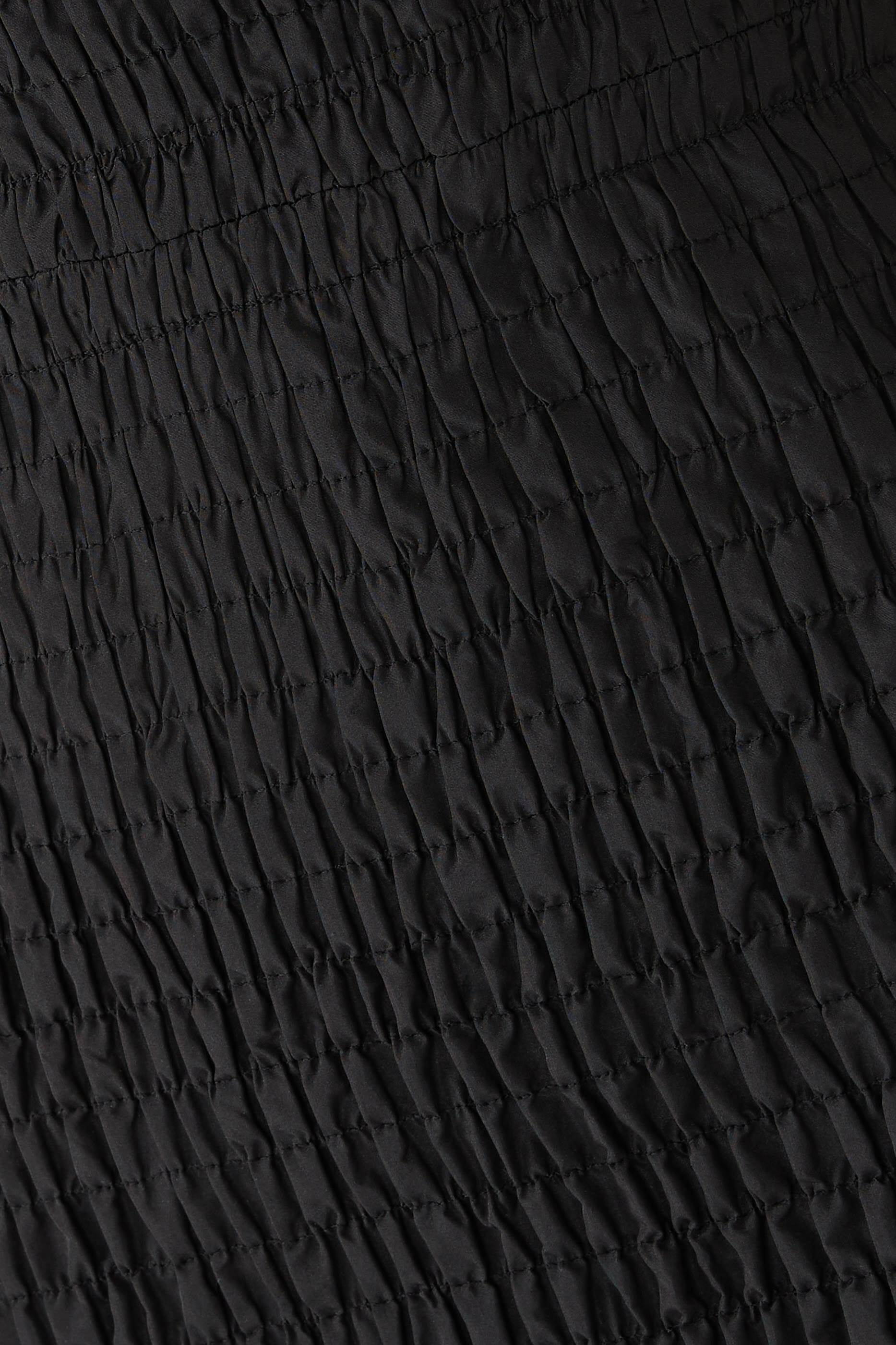 فستان متوسط الطول بكشكش وقصة حورية البحر