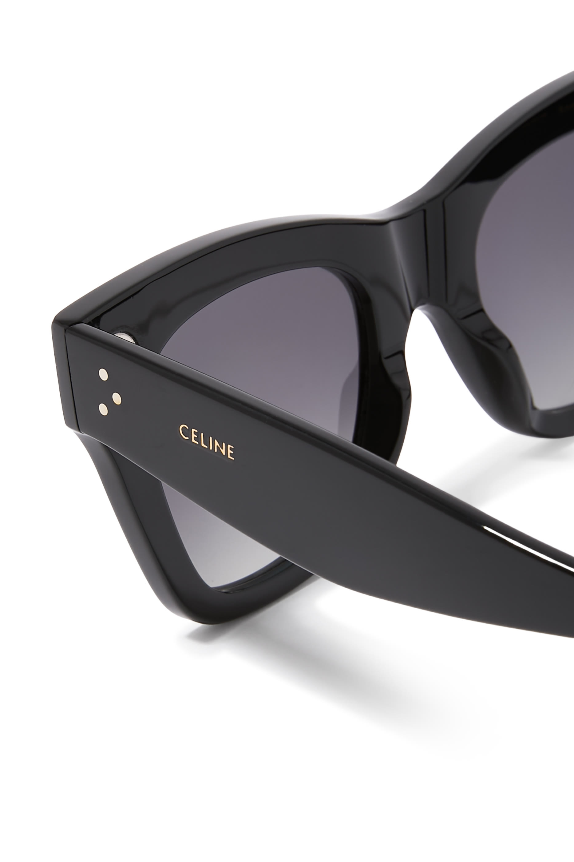 نظارة شمسية بشعار الماركة