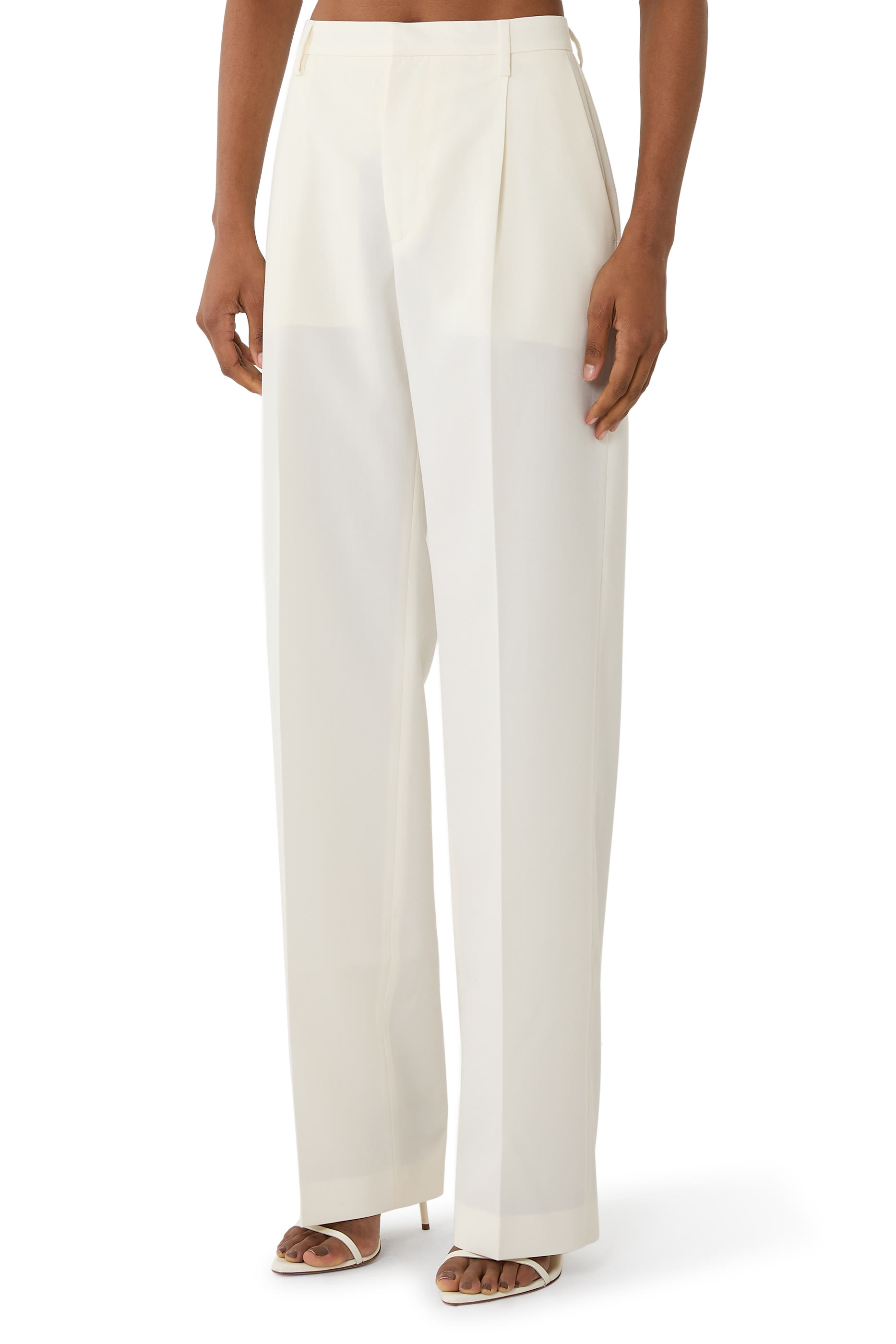 بنطال بطيات