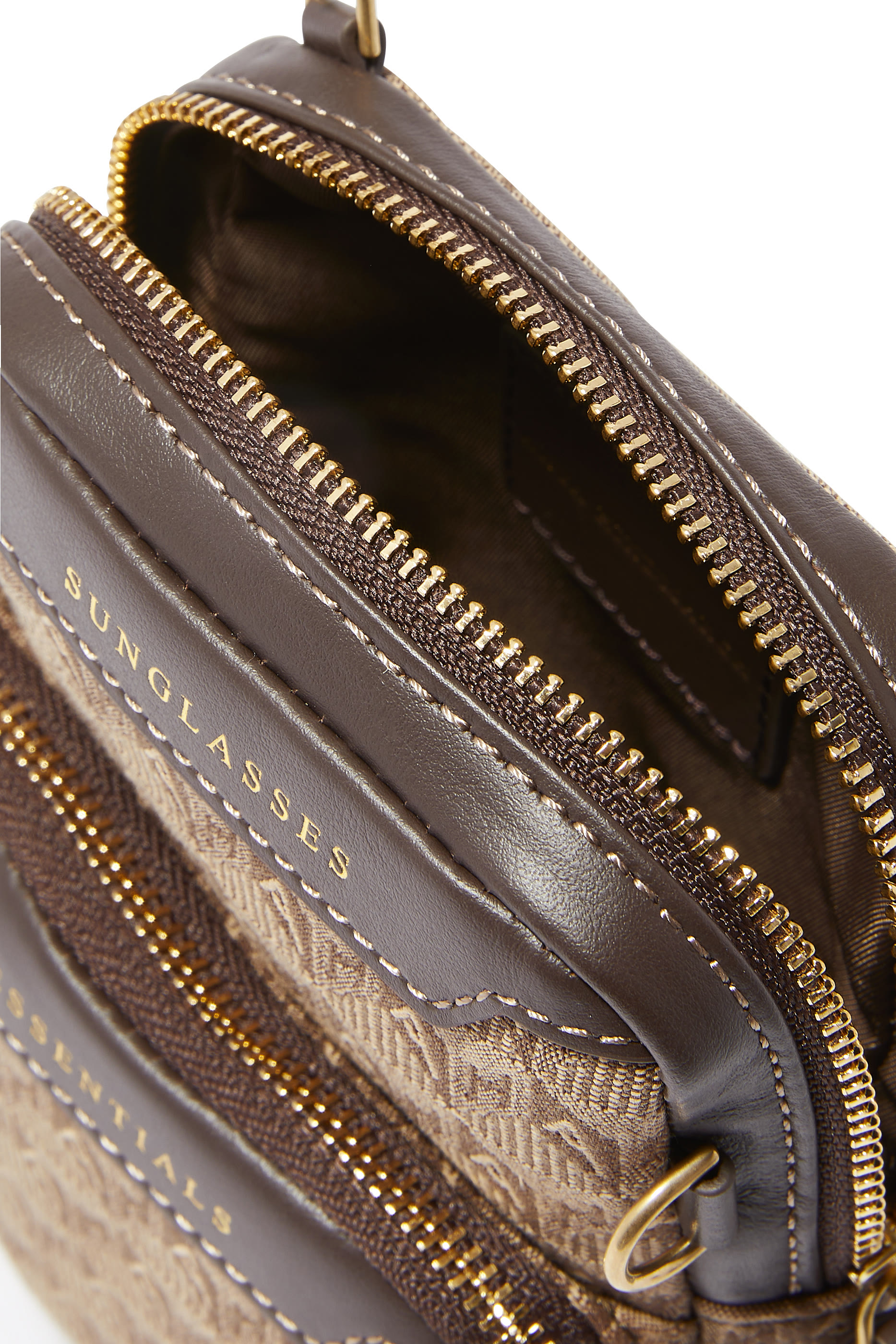 حقيبة كروس بودي ايسنشالز جاكار