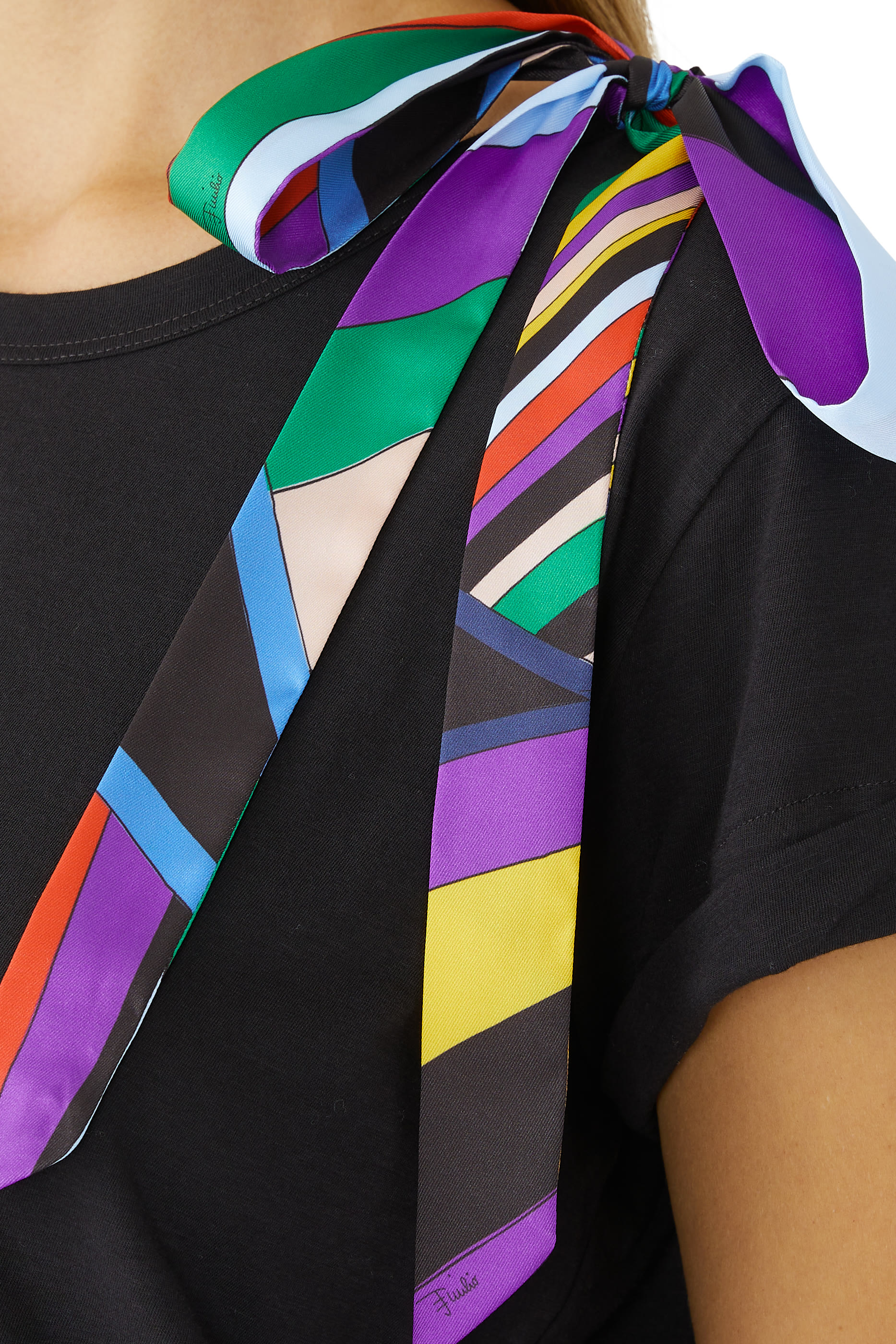 تيشيرت قطن مزينة بربطة فينوكة