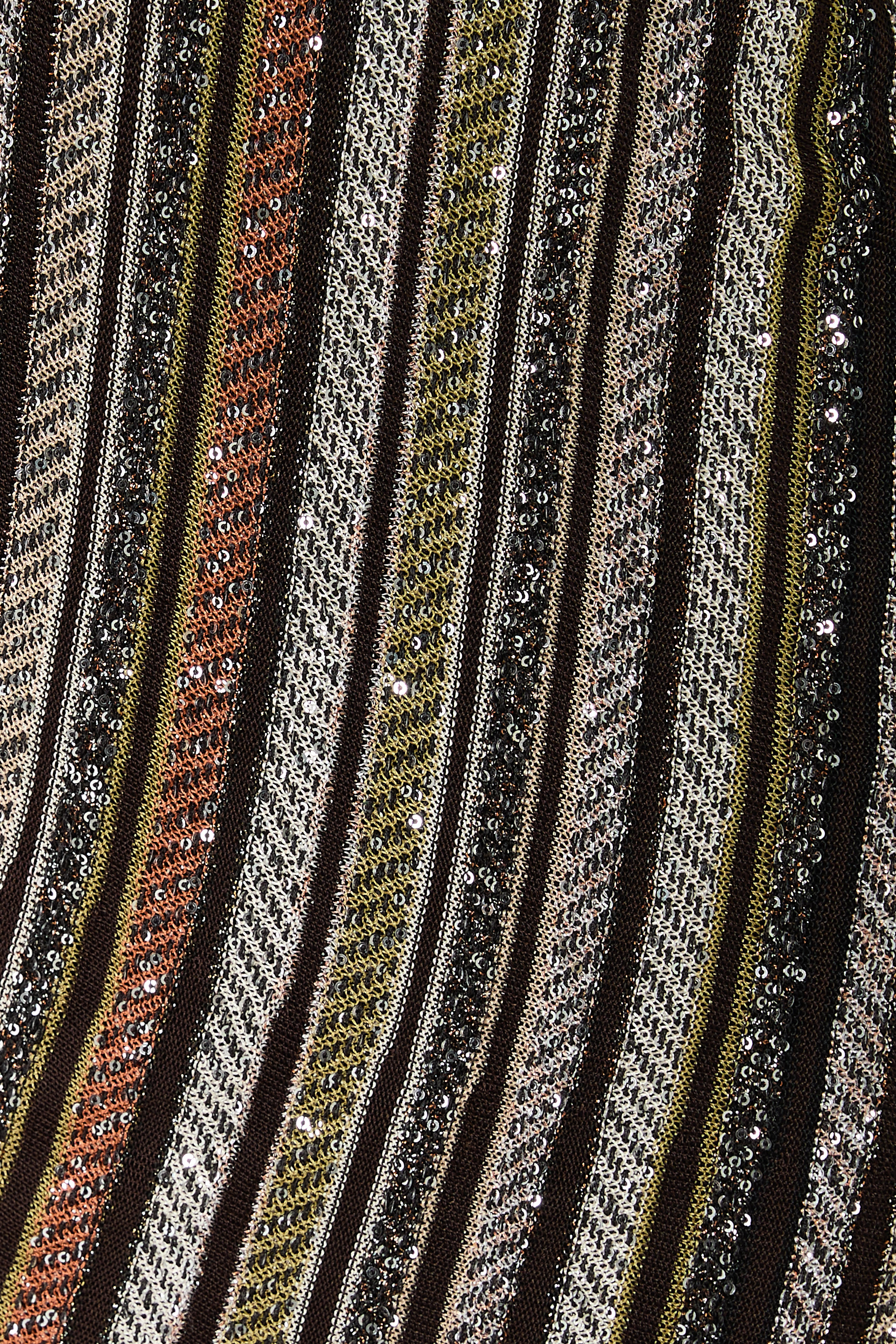 فستان طويل مخطط نسيج مطرز بالترتر