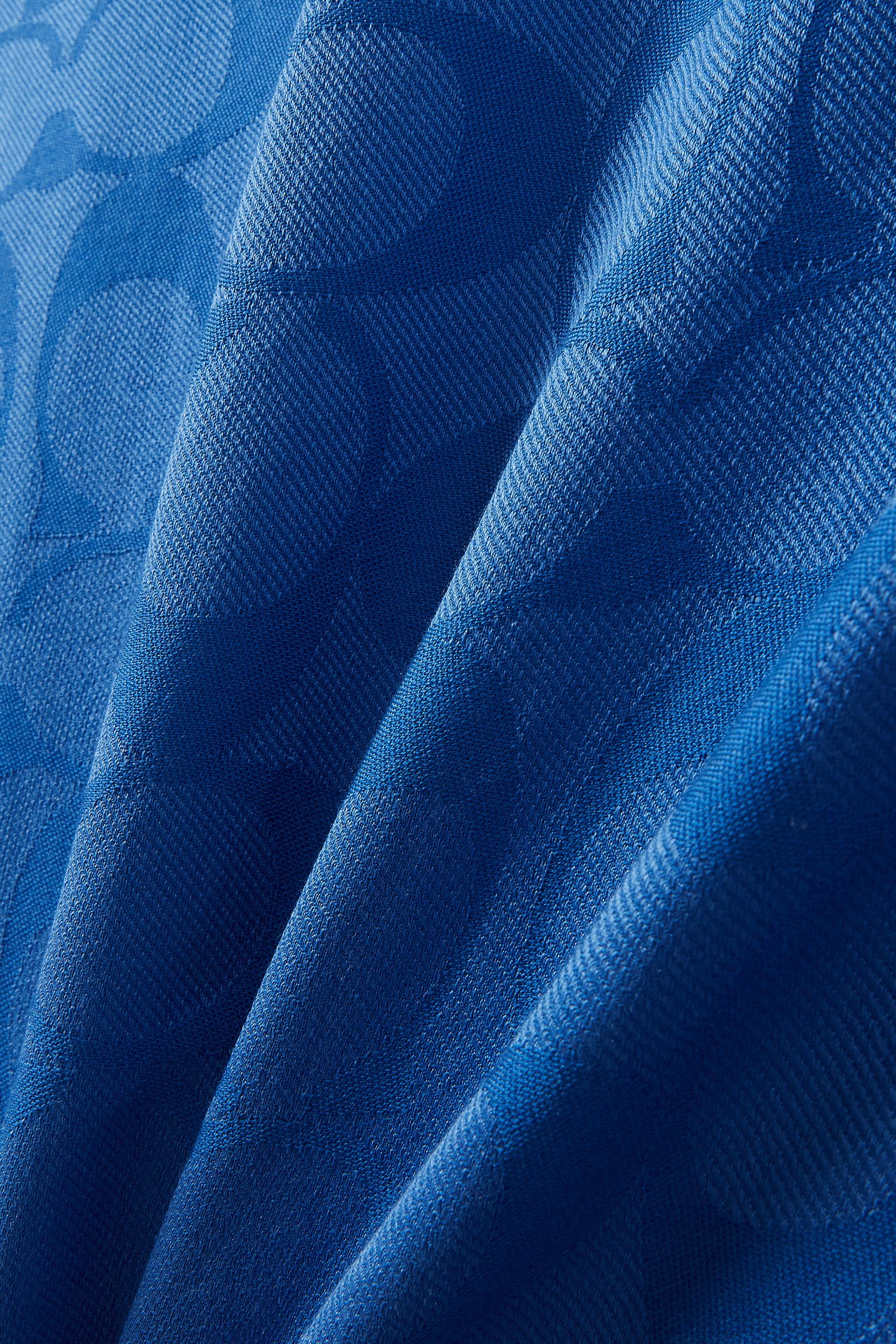 وشاح بشعار الماركة