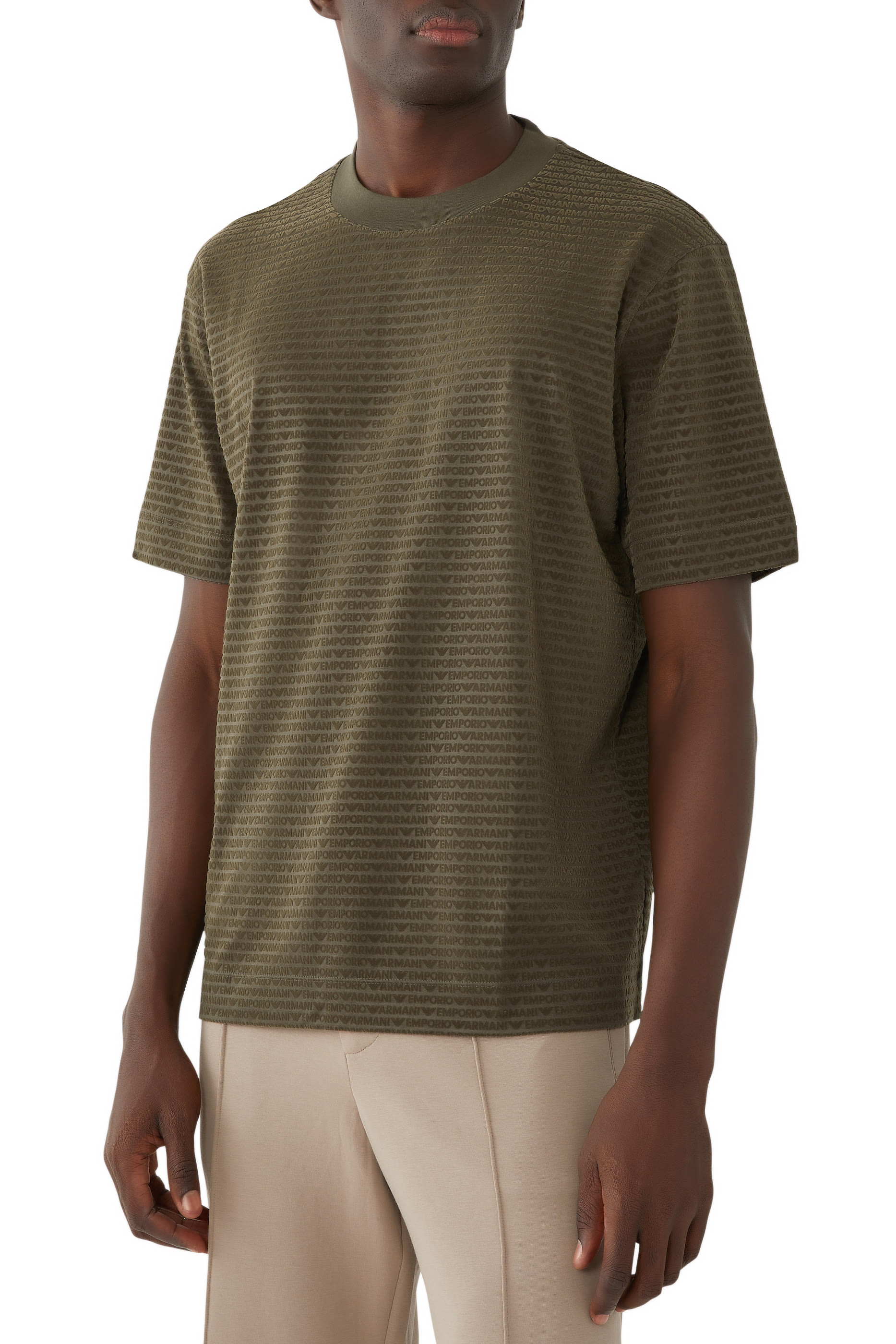 تيشيرت بشعار الماركة بالكامل