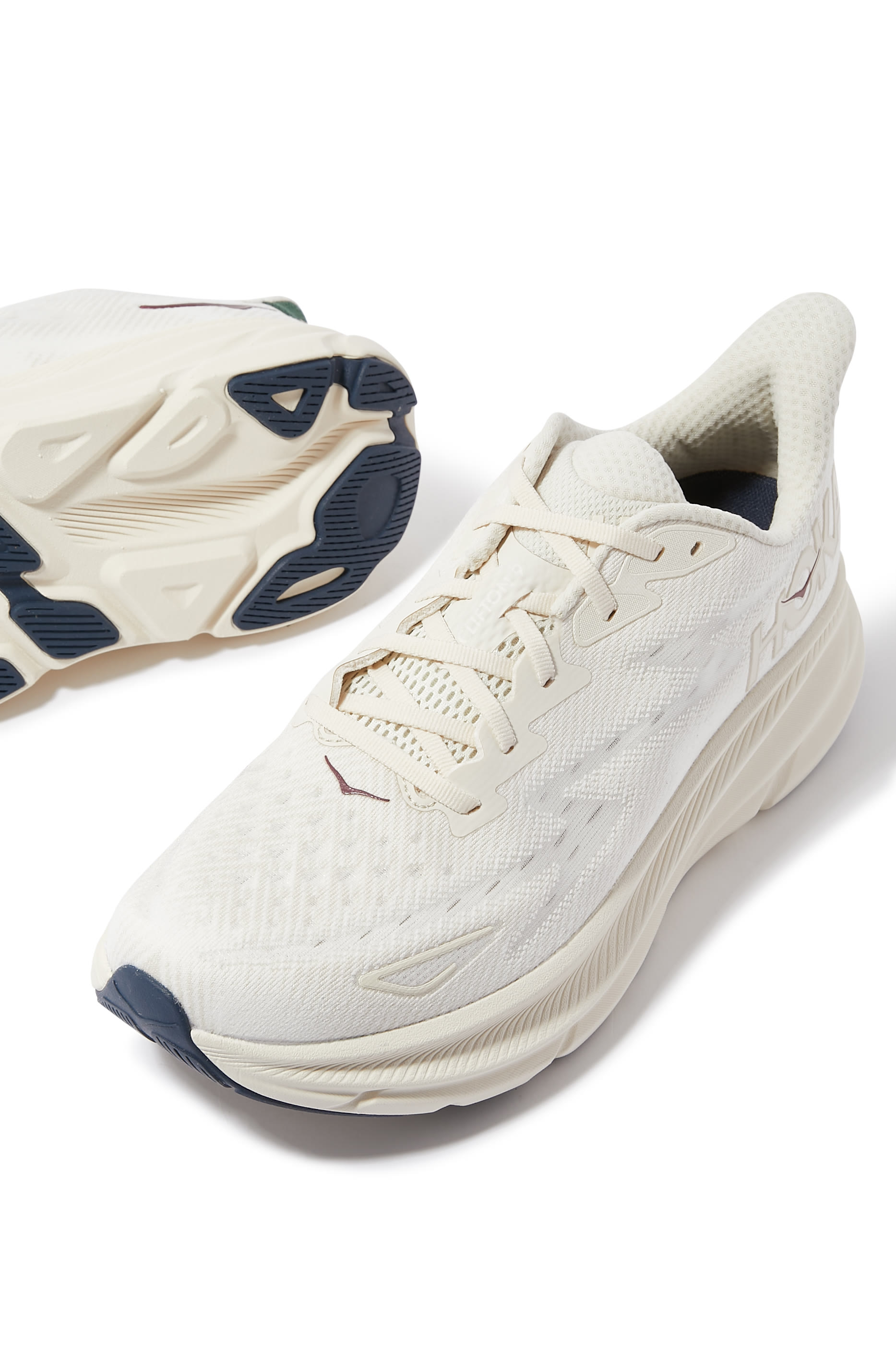 سنيكرز كليفتون 9 منسوج