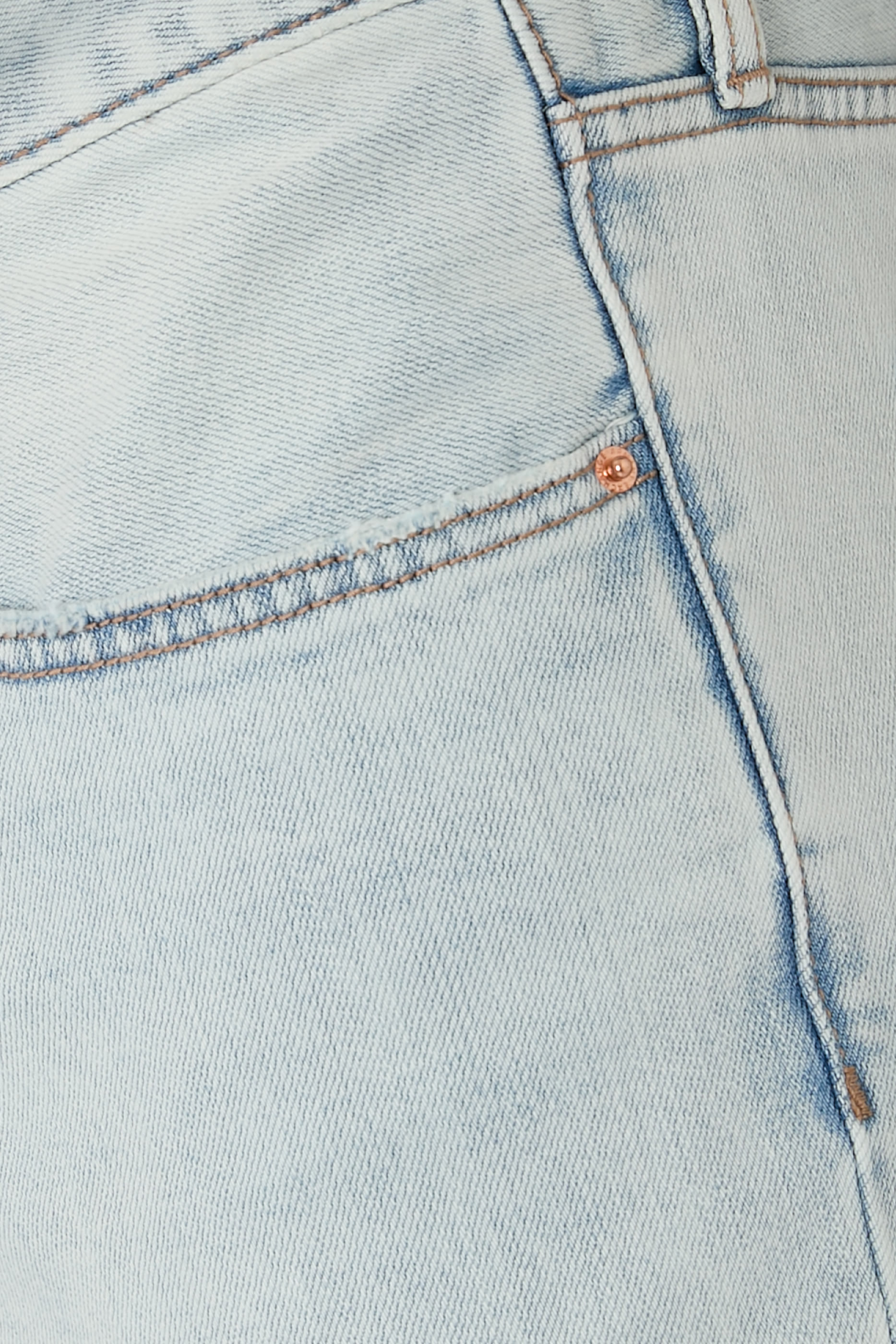 بنطال جينز وان بلوك اب بقصة ضيقة