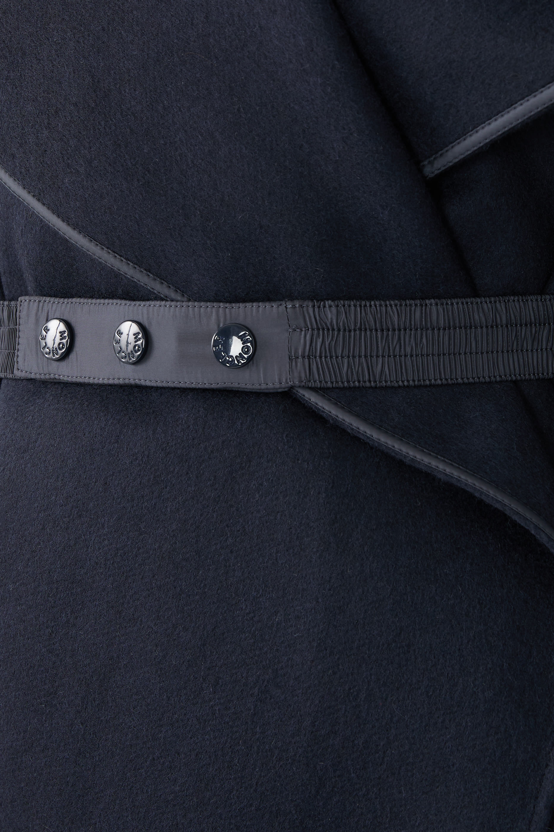 كاب بتصميم مبطن من الصوف واللباد