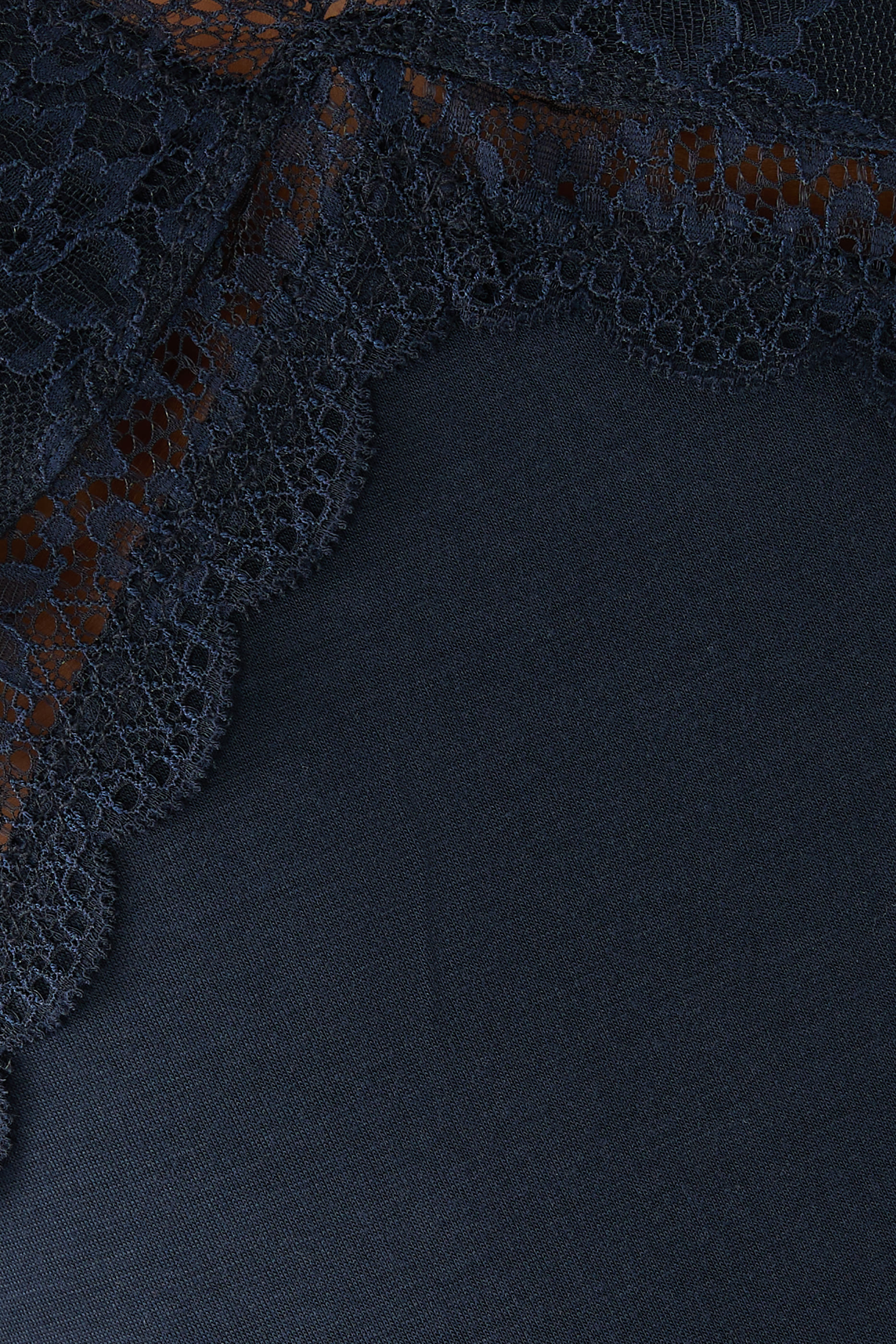 طقم بيجامة كاميسول بحواف دانتيل فينتج جيرسيه