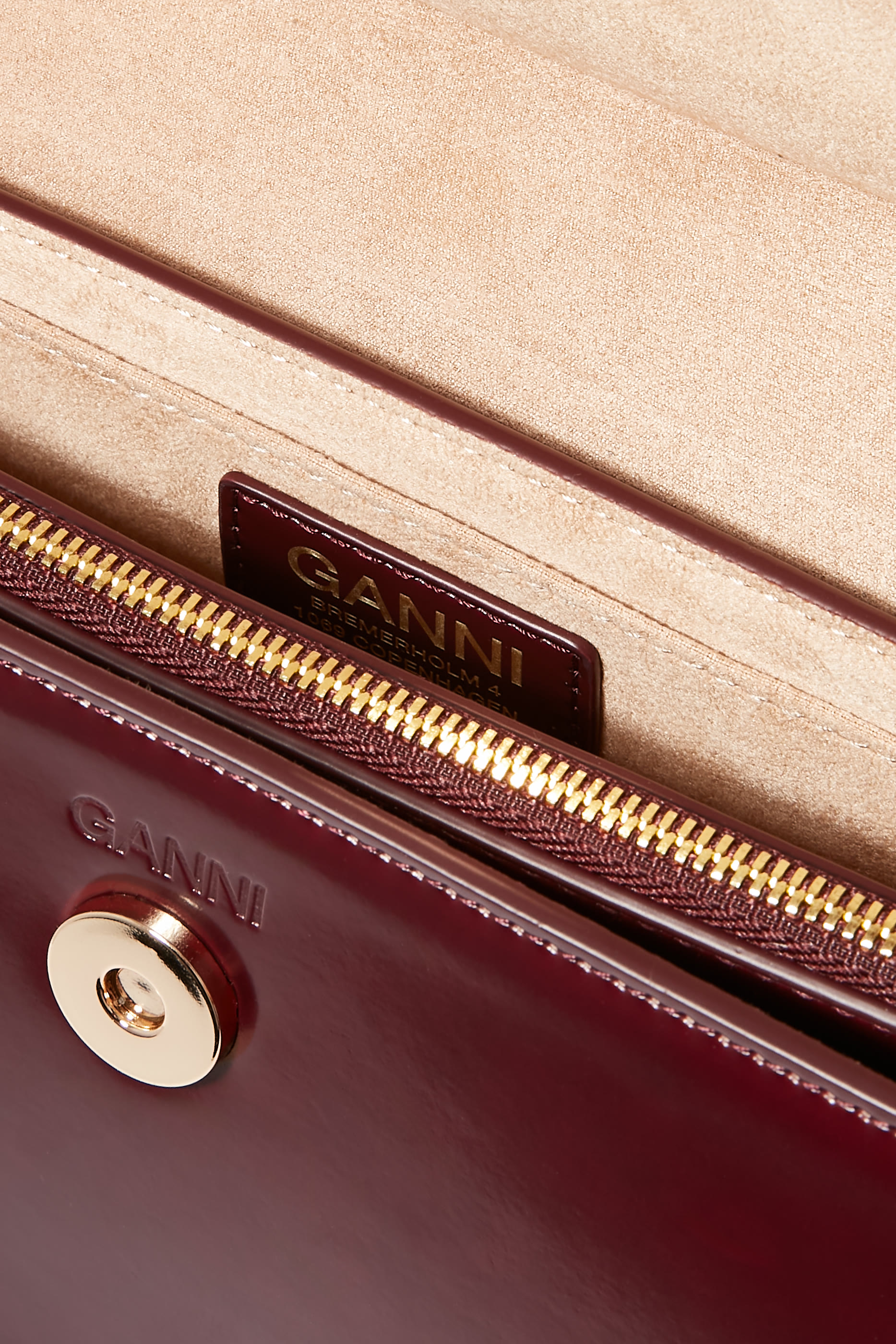 حقيبة يد أبو-جي صغيرة