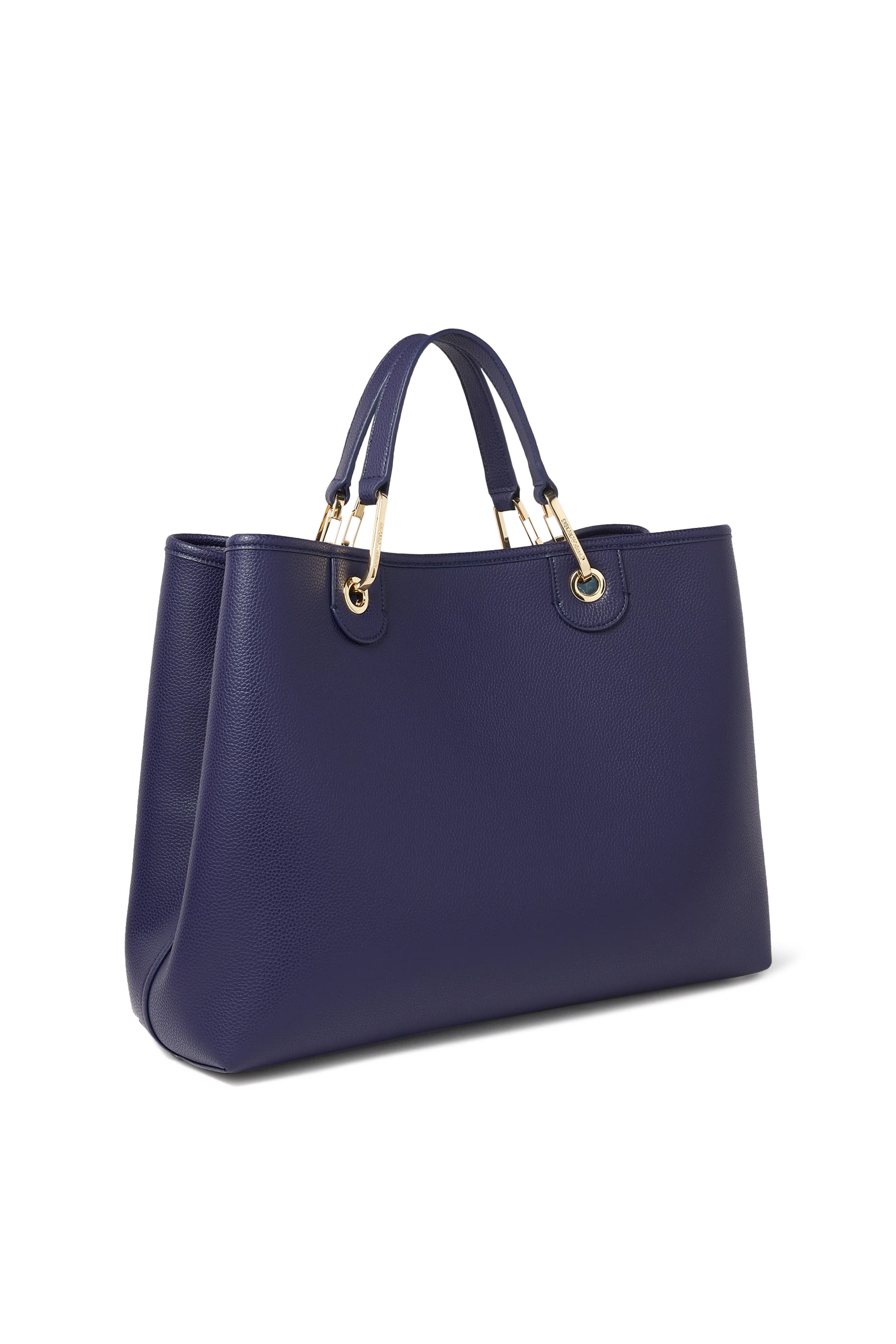 حقيبة يد مزينة بشعار الماركة