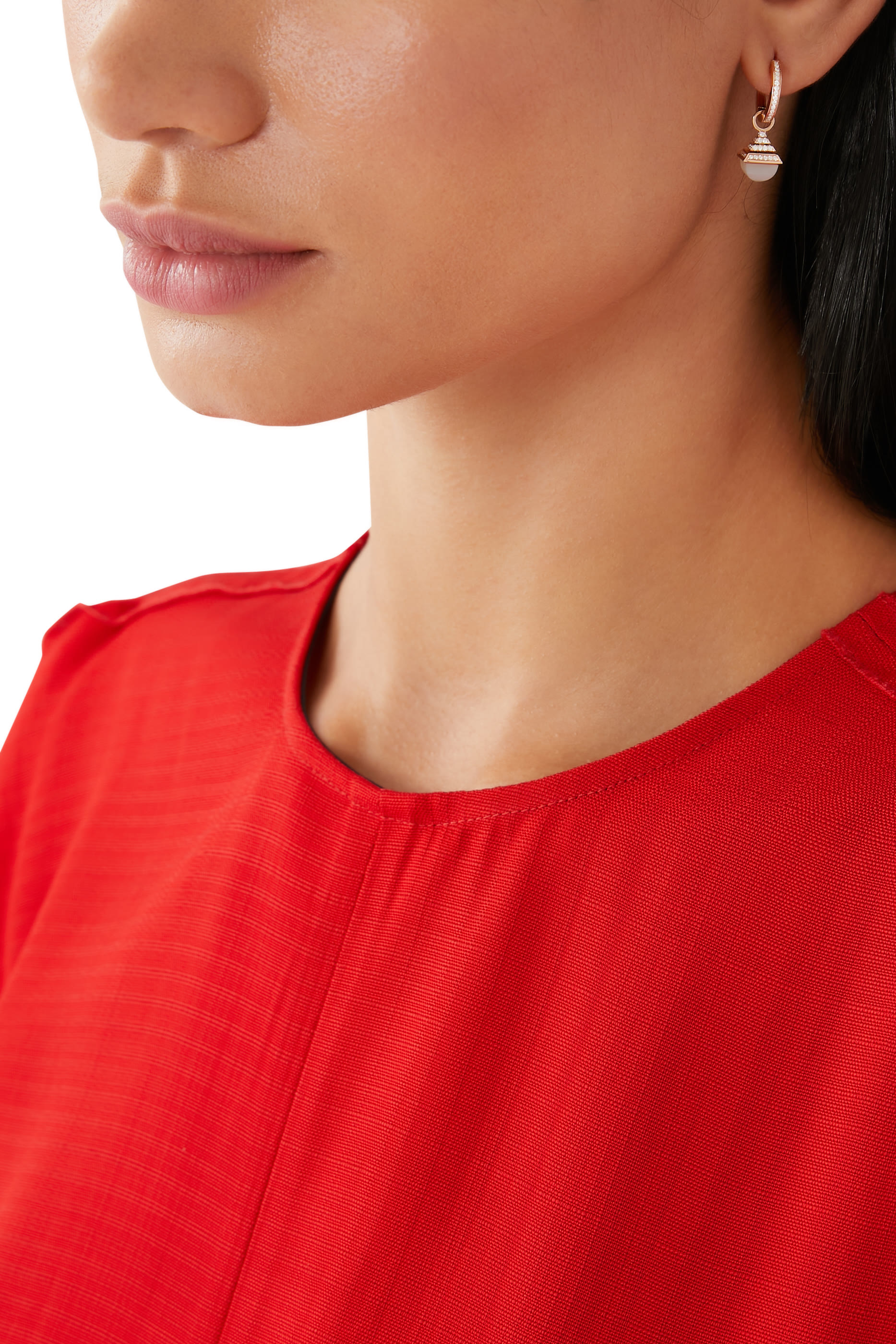 أقراط كليو ريف متدلية صغيرة مرصعة بالماس وحجر القمر ذهب وردي عيار 18